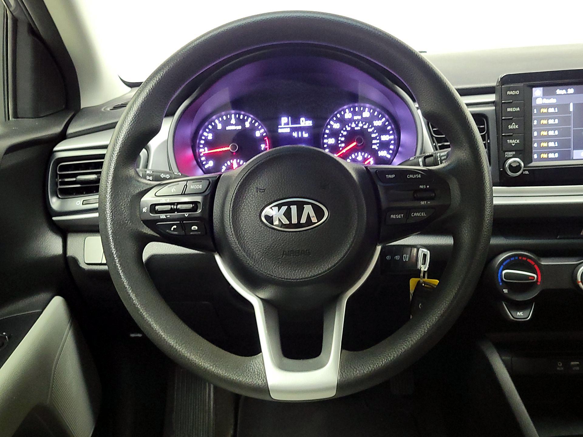 Thumbnail: 2019 Kia Rio - 10