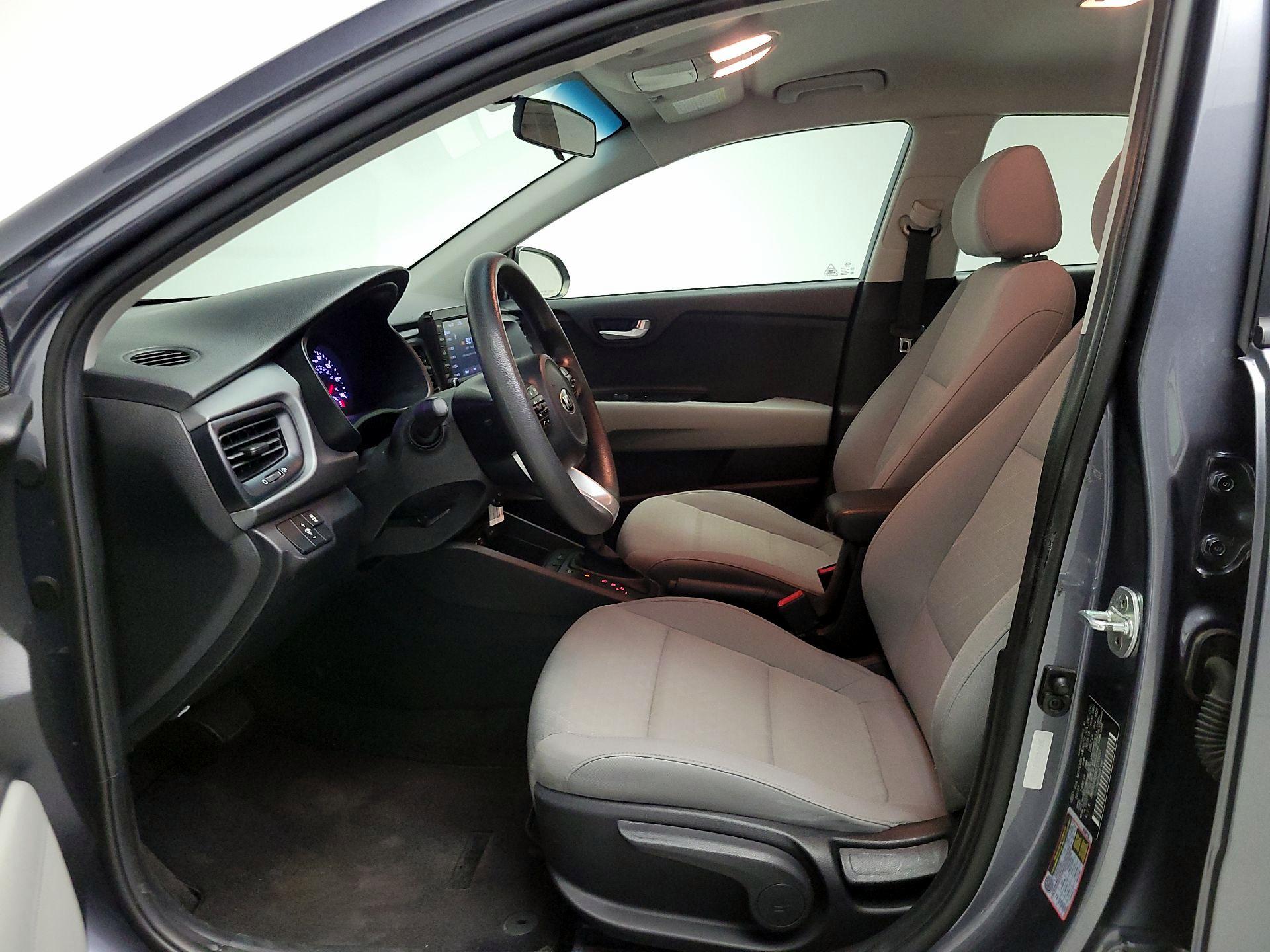 Thumbnail: 2019 Kia Rio - 11