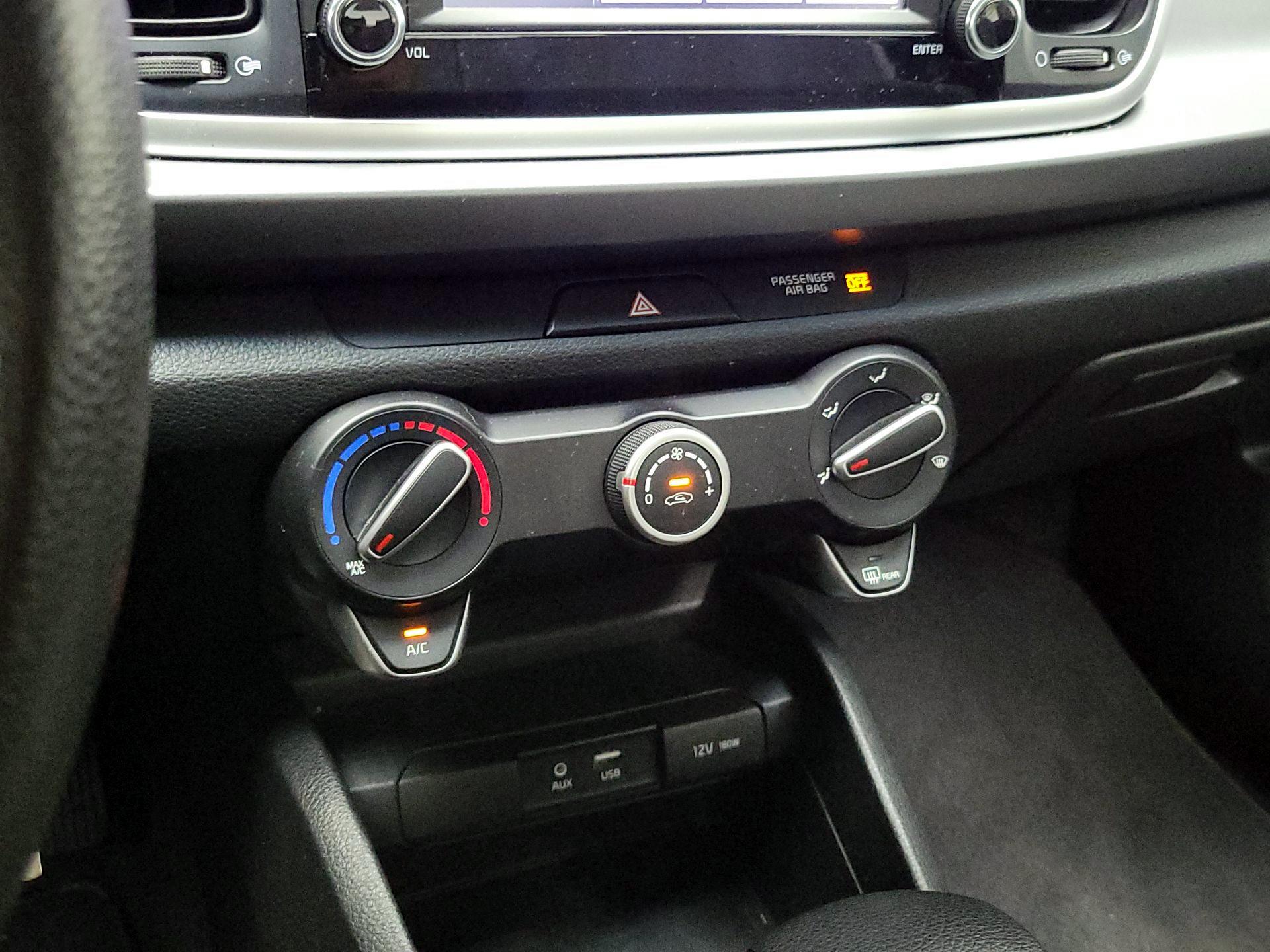 Thumbnail: 2019 Kia Rio - 16