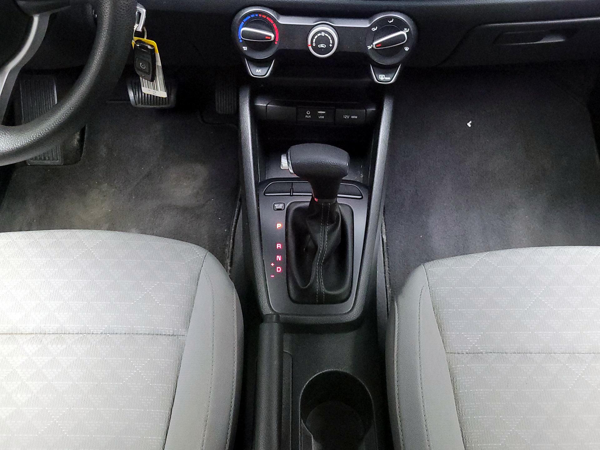 Thumbnail: 2019 Kia Rio - 17
