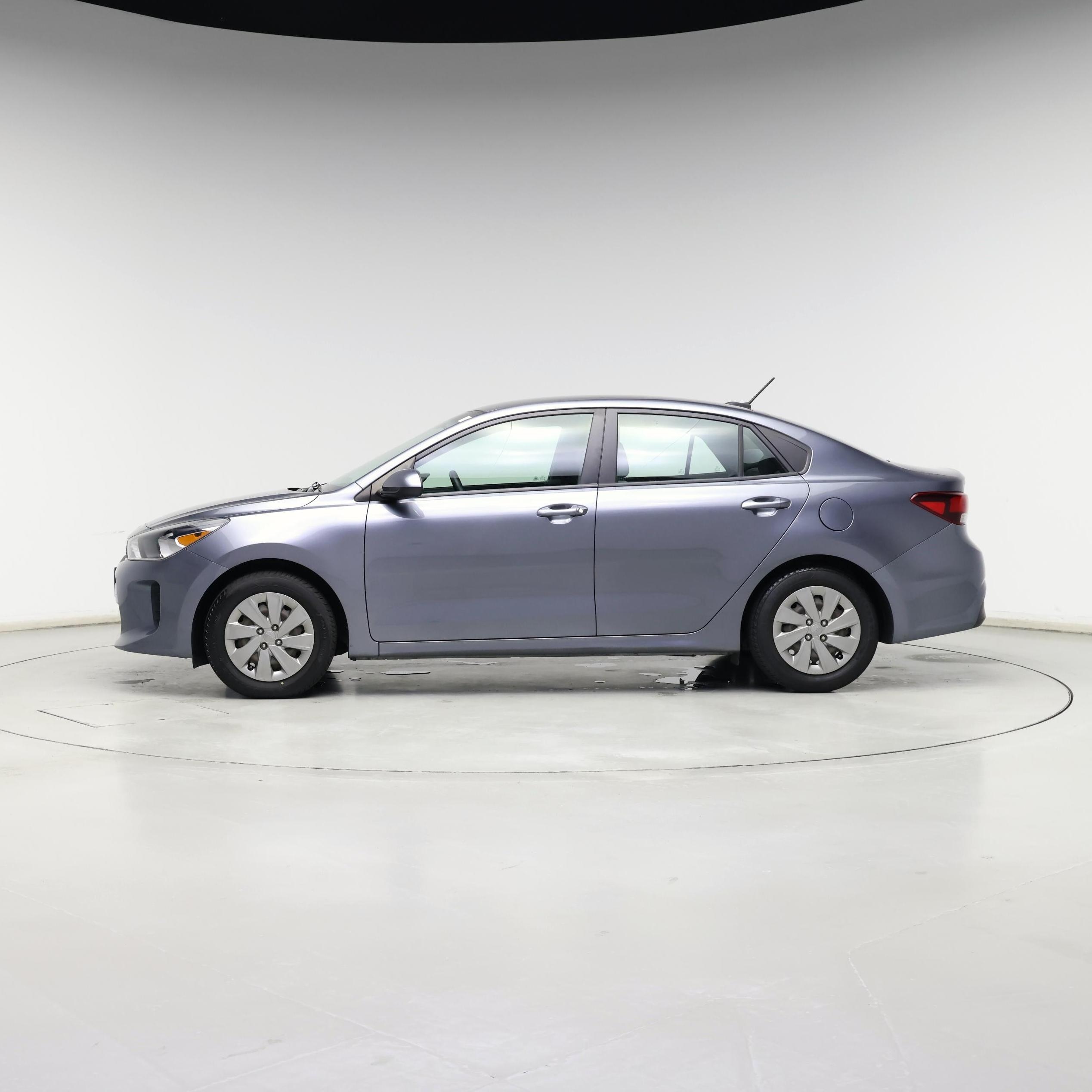 Thumbnail: 2019 Kia Rio - 3