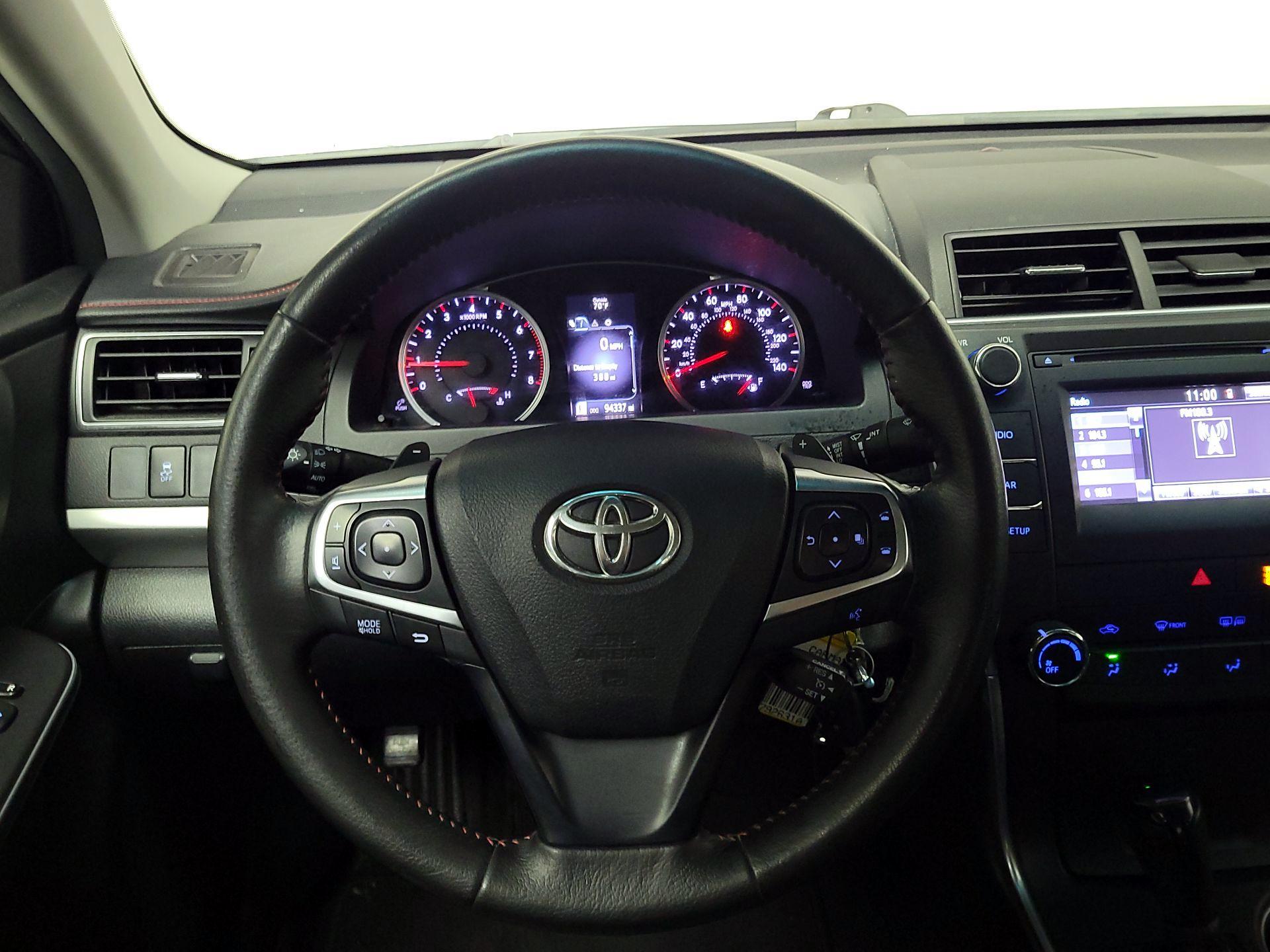 Thumbnail: 2015 Toyota Camry - 10