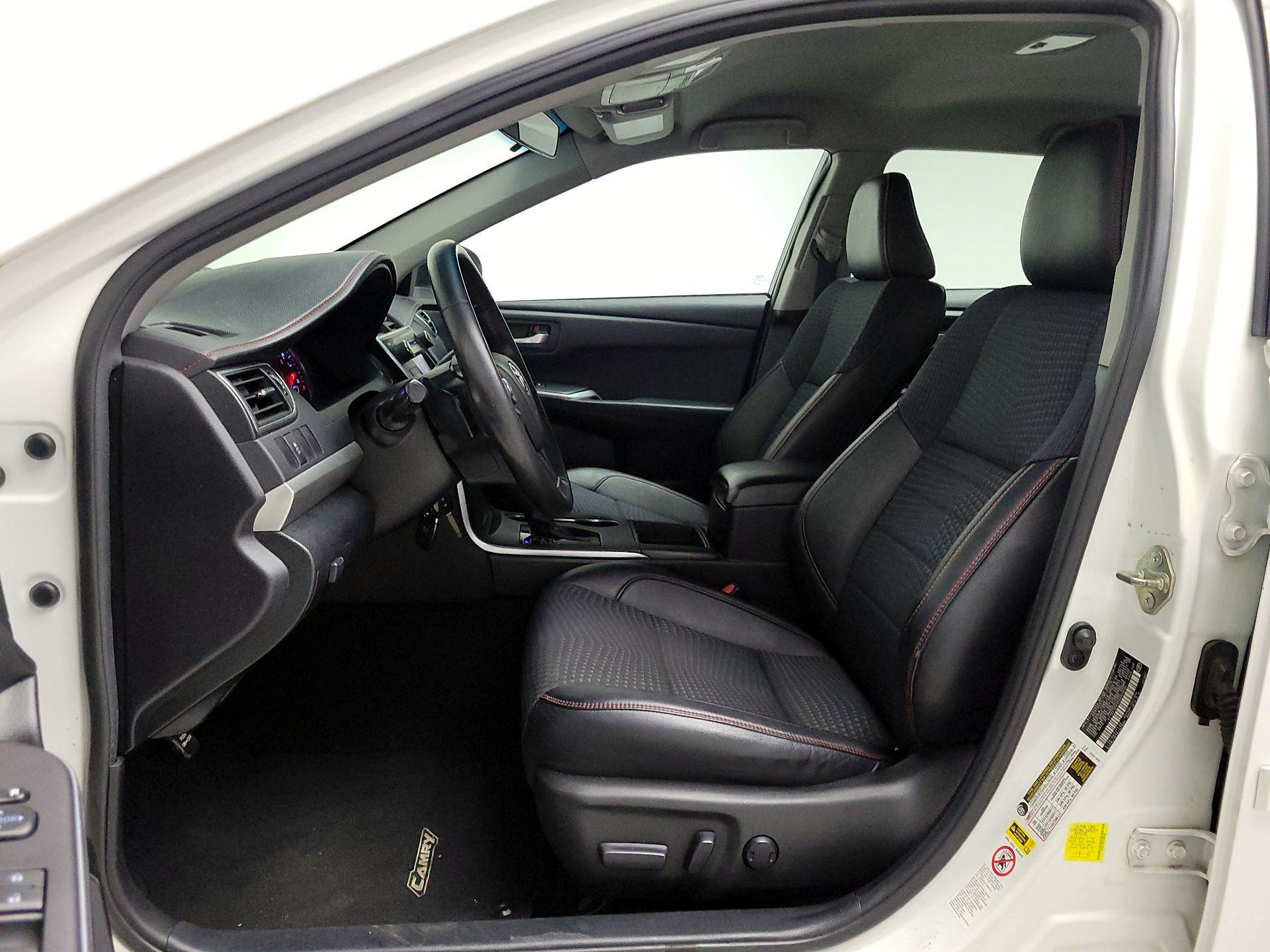 Thumbnail: 2015 Toyota Camry - 11