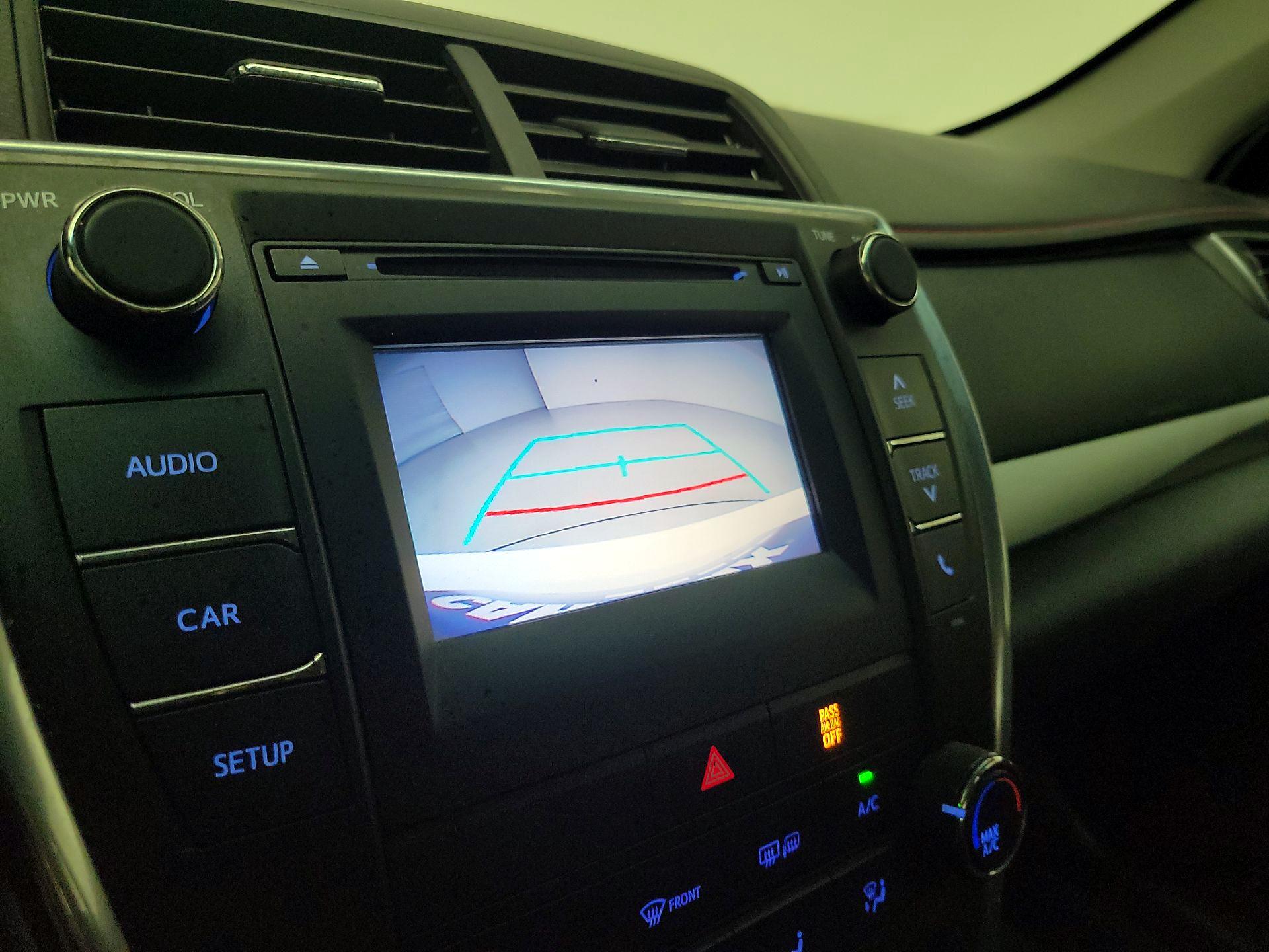 Thumbnail: 2015 Toyota Camry - 14
