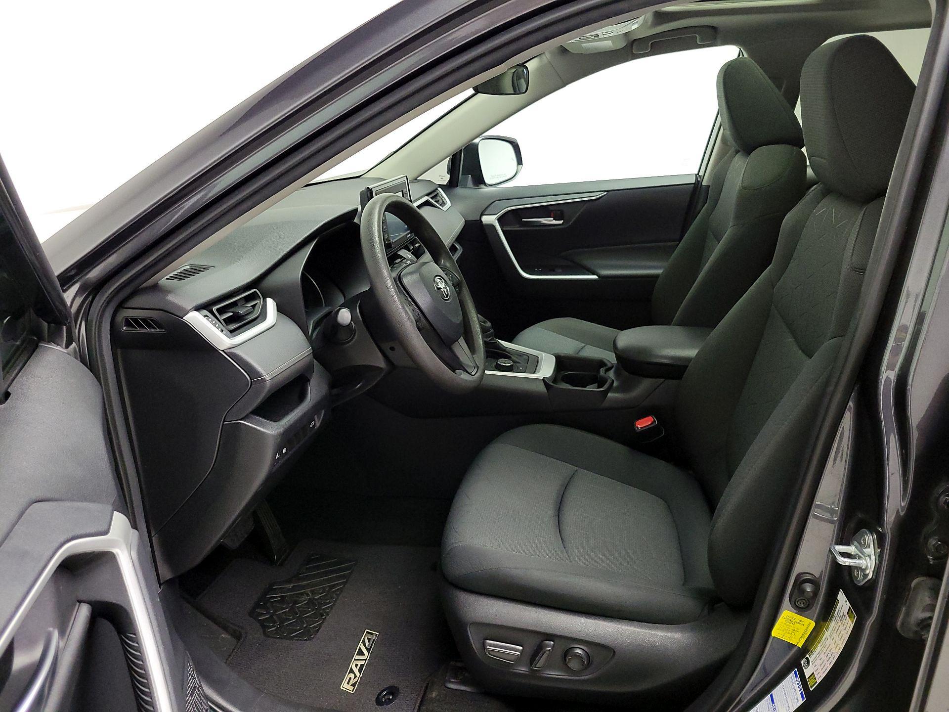 Thumbnail: 2021 Toyota RAV4 - 11