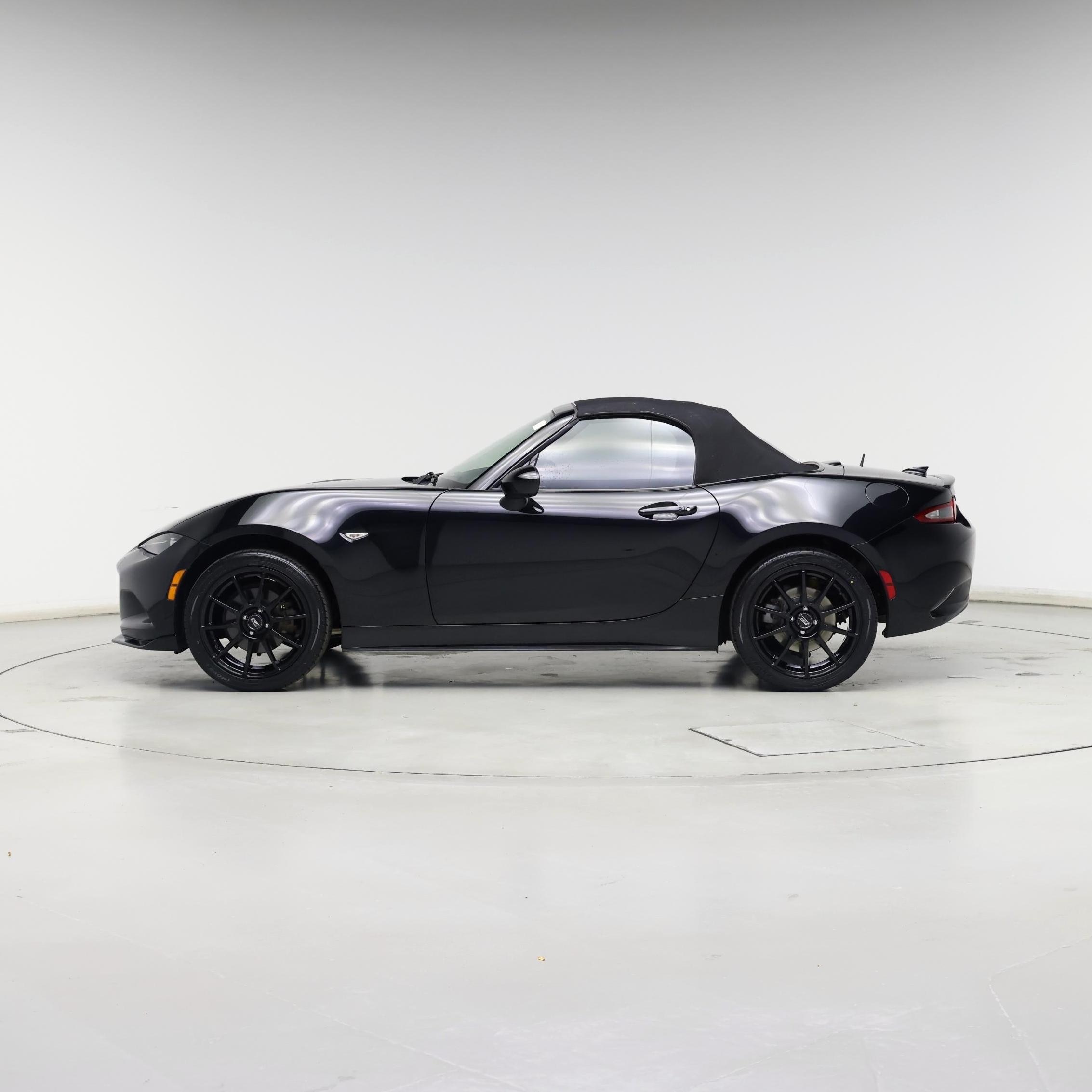 Thumbnail: 2016 Mazda MX-5 Miata - 3