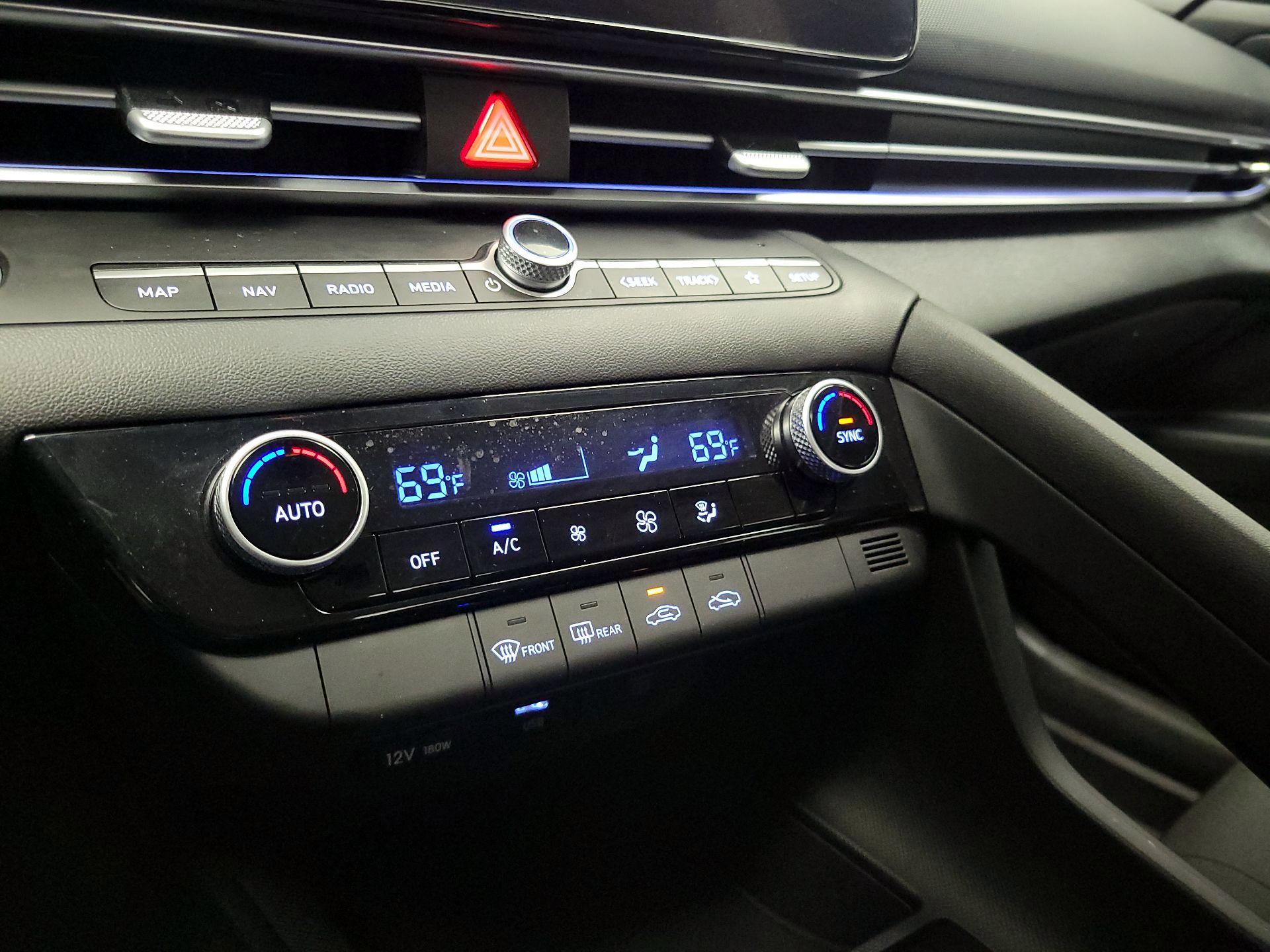 Thumbnail: 2024 Hyundai Elantra - 17