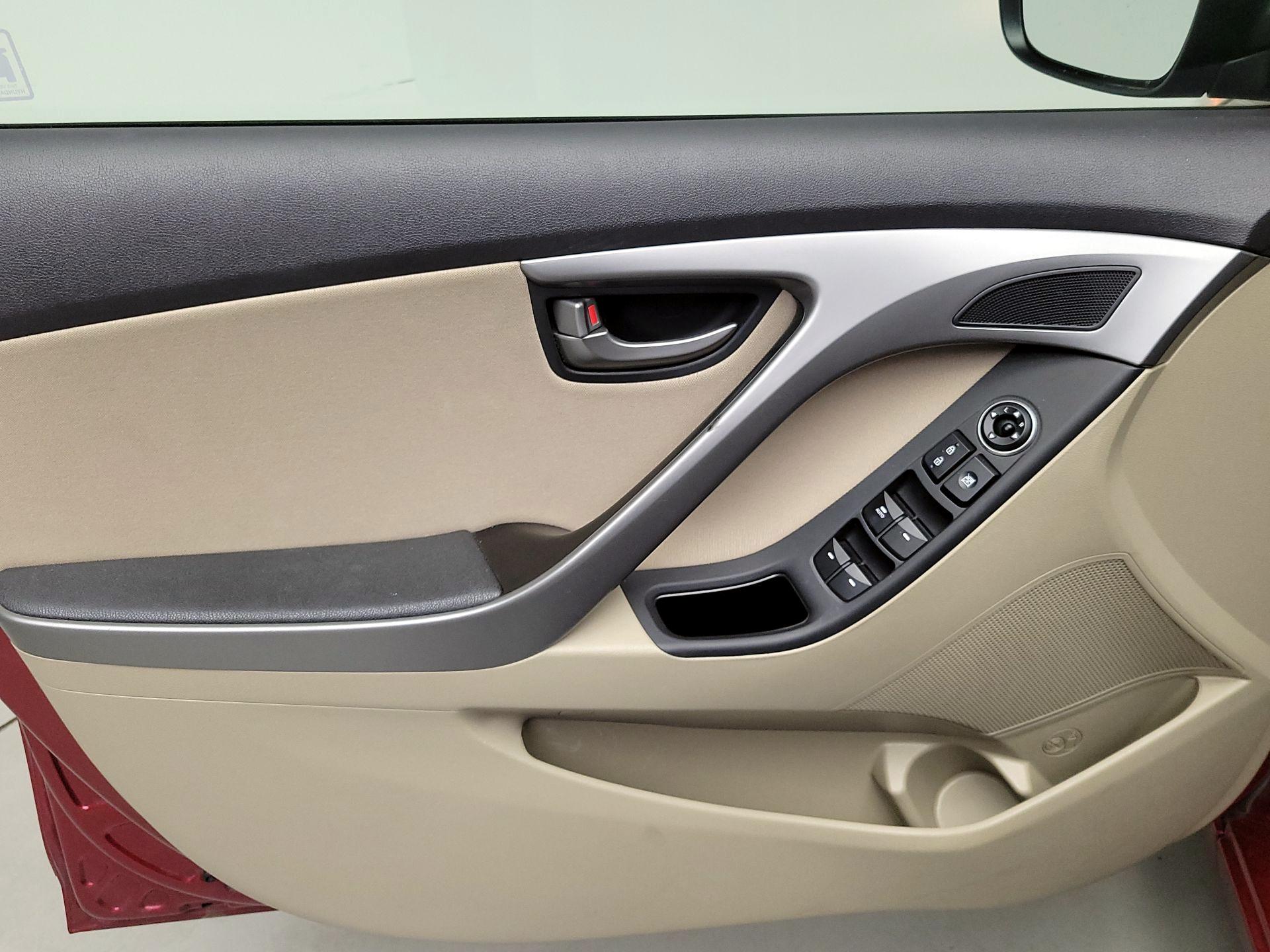 Thumbnail: 2016 Hyundai Elantra - 12