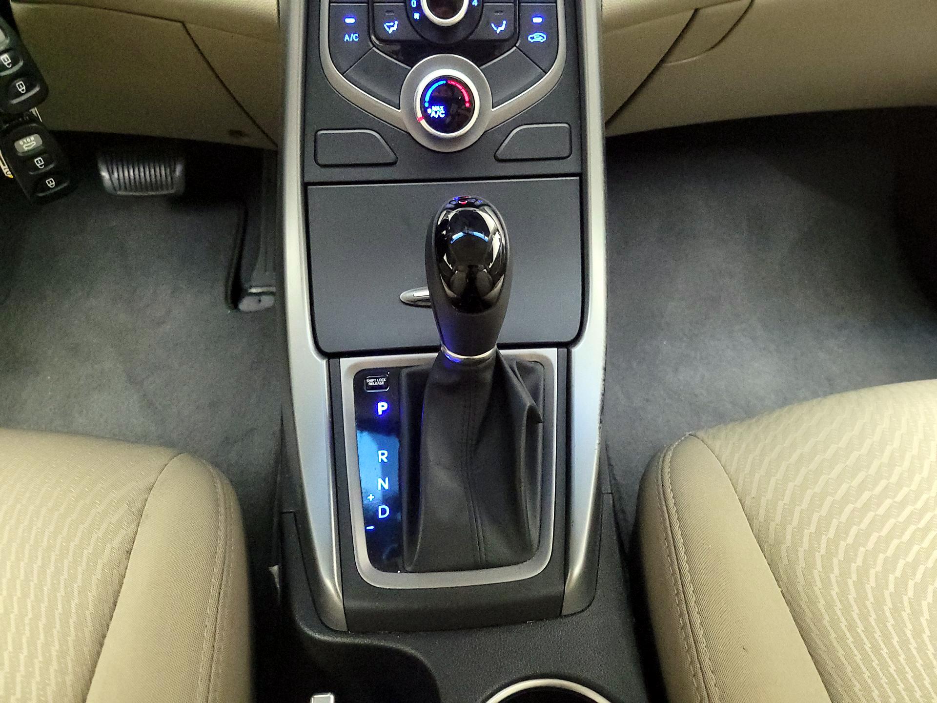Thumbnail: 2016 Hyundai Elantra - 17