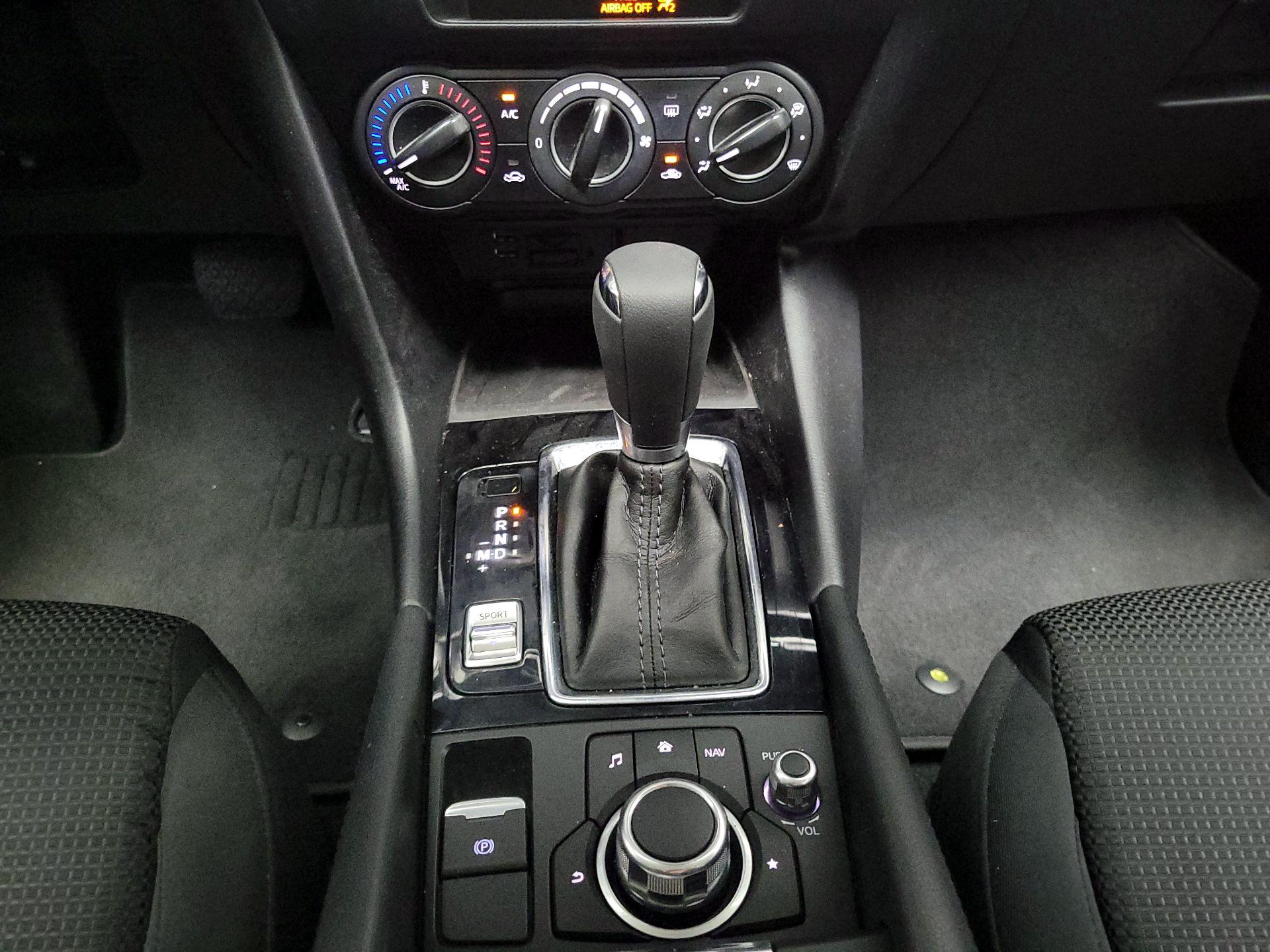 Thumbnail: 2018 Mazda Mazda3 - 17