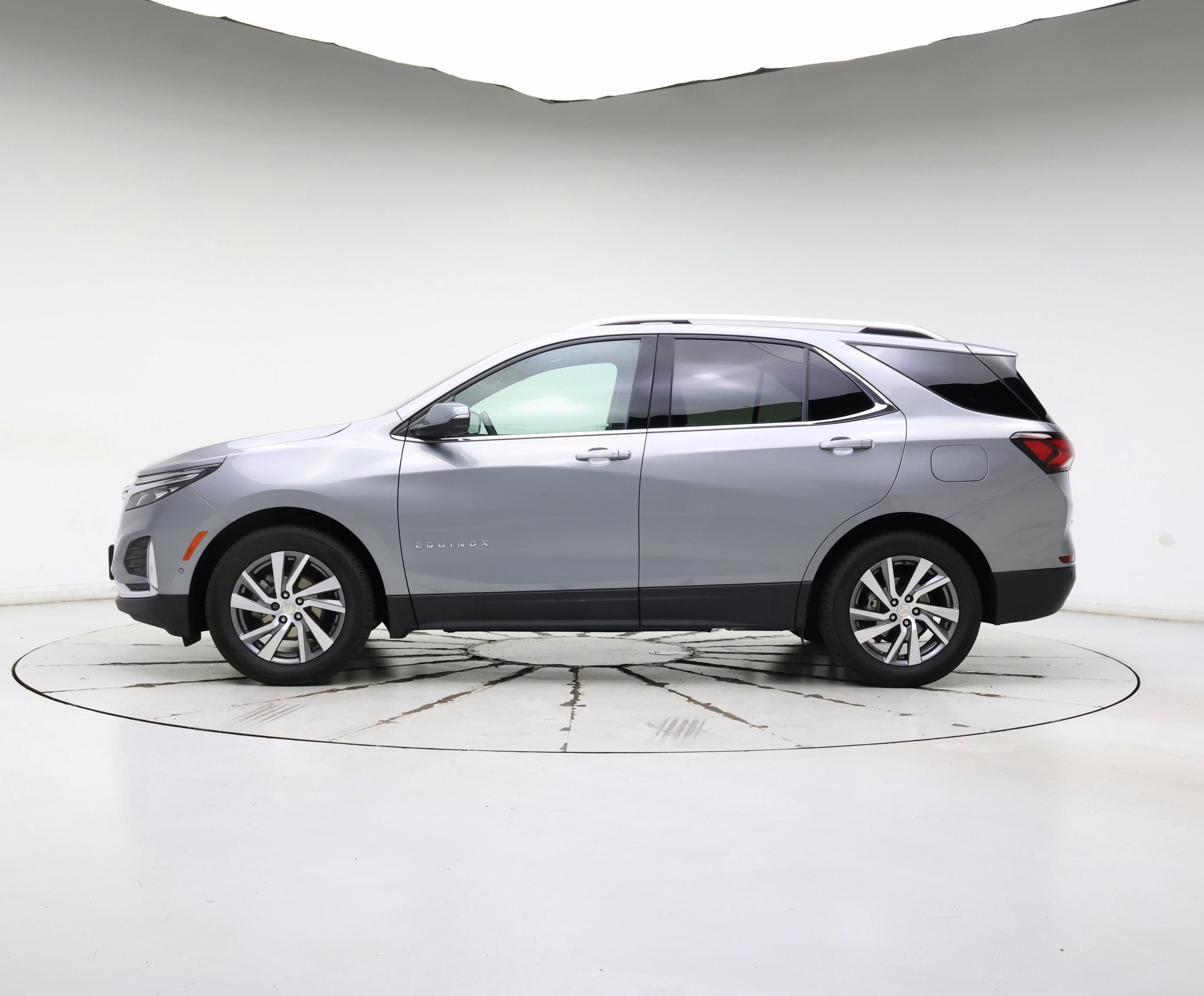 Thumbnail: 2023 Chevrolet Equinox - 3