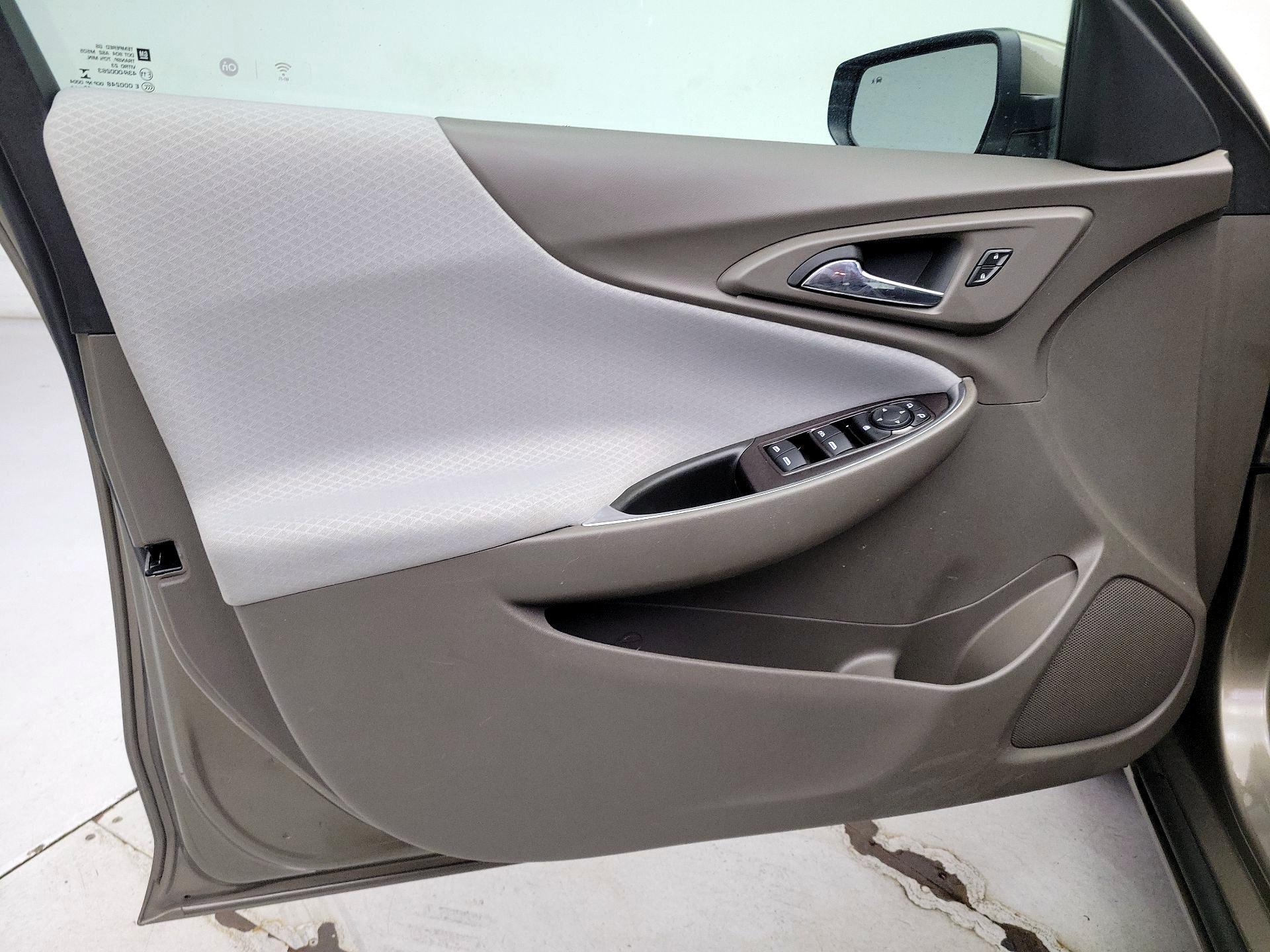Thumbnail: 2020 Chevrolet Malibu - 12