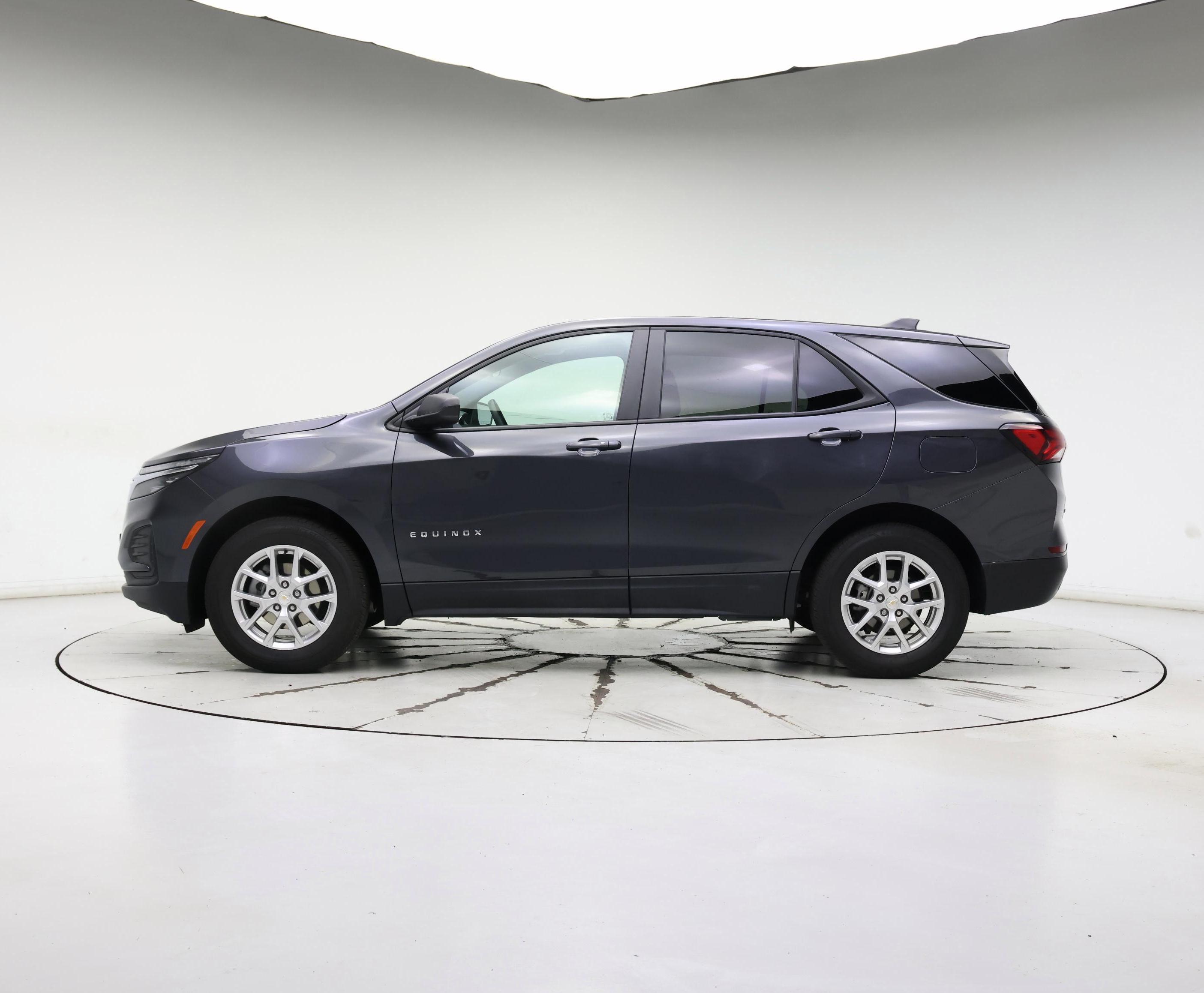 Thumbnail: 2022 Chevrolet Equinox - 3