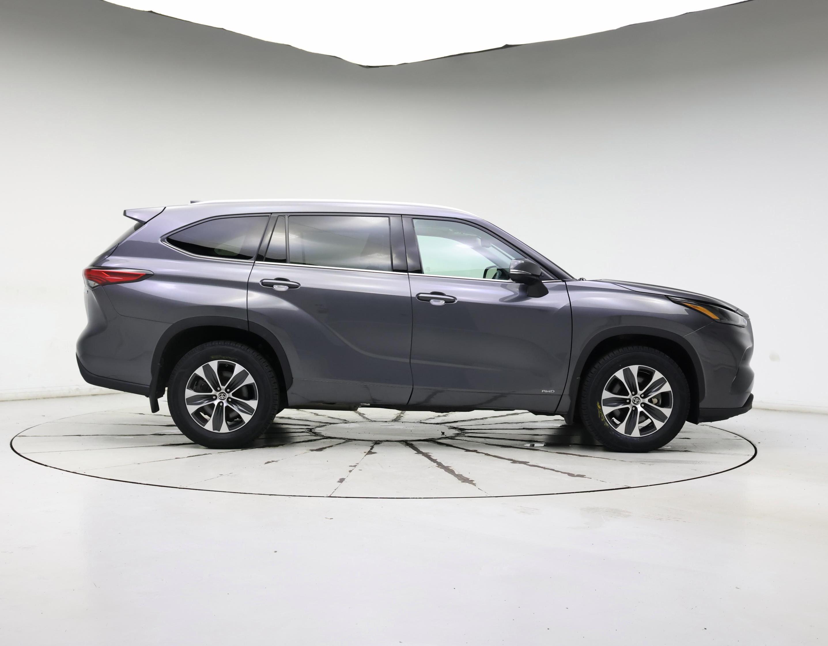 Thumbnail: 2022 Toyota Highlander - 7