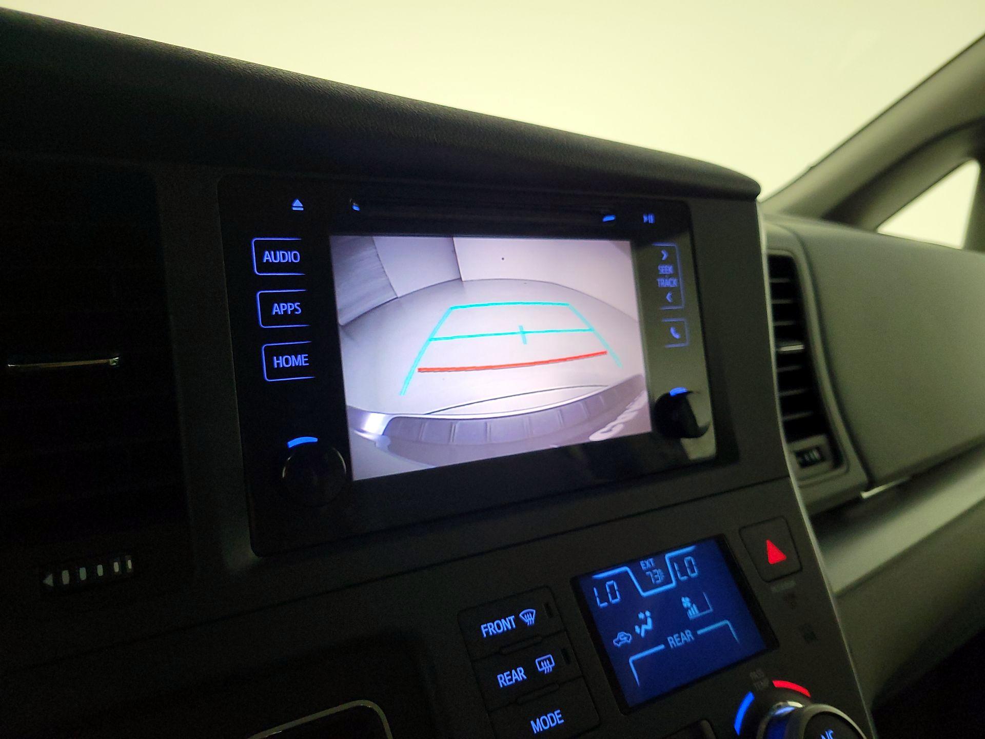 Thumbnail: 2016 Toyota Sienna - 14