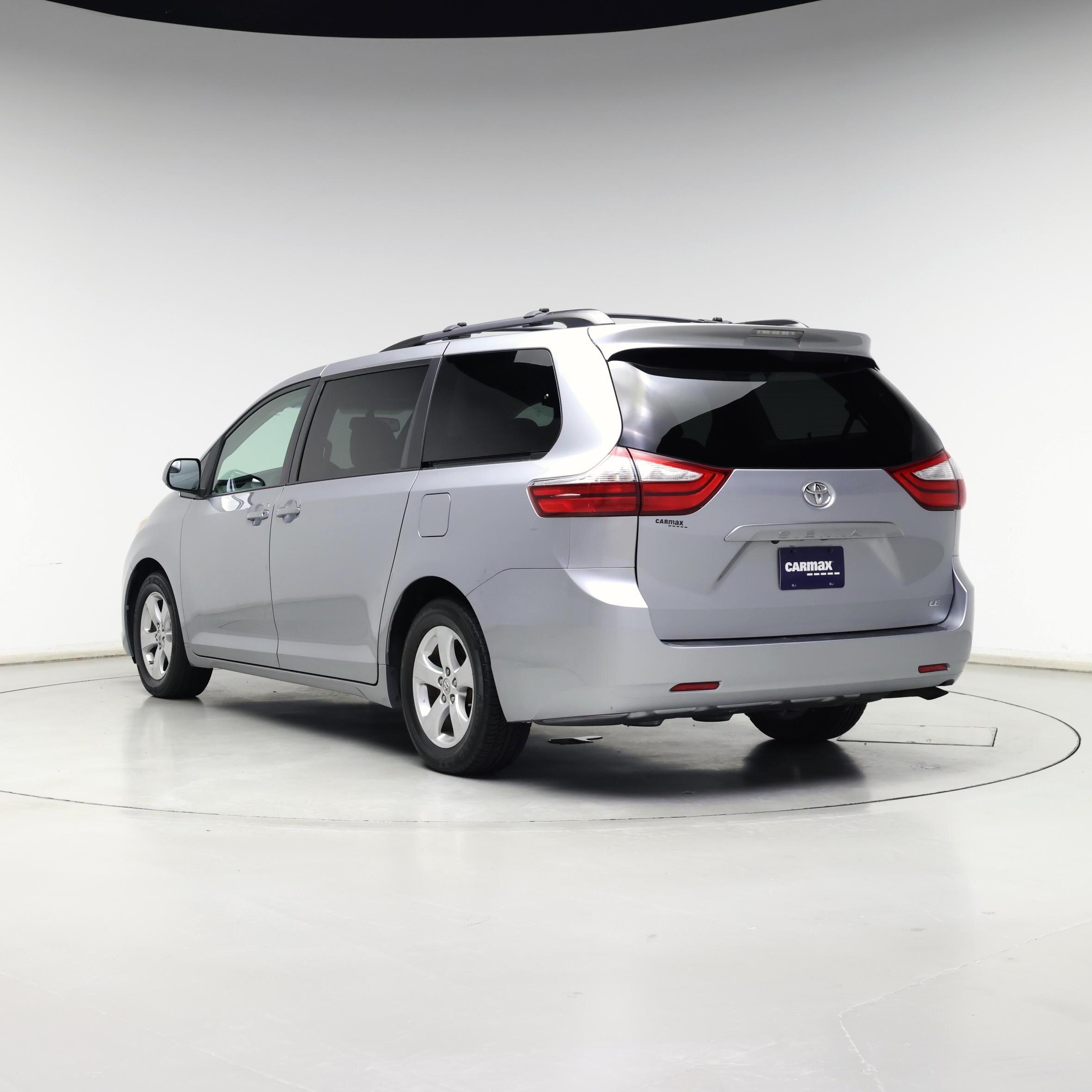 Thumbnail: 2016 Toyota Sienna - 2