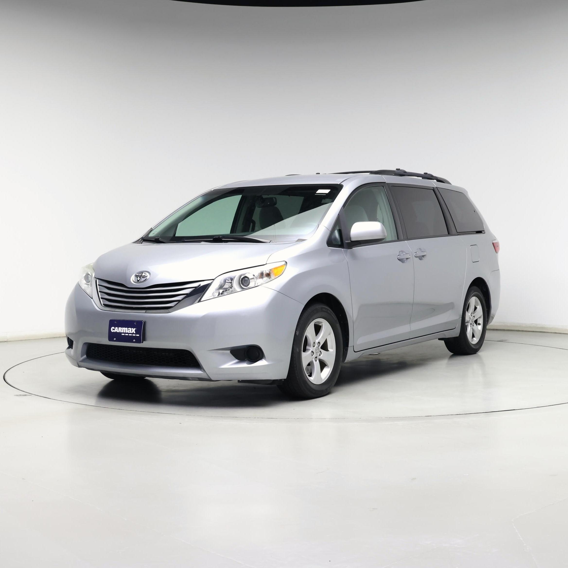 Thumbnail: 2016 Toyota Sienna - 4