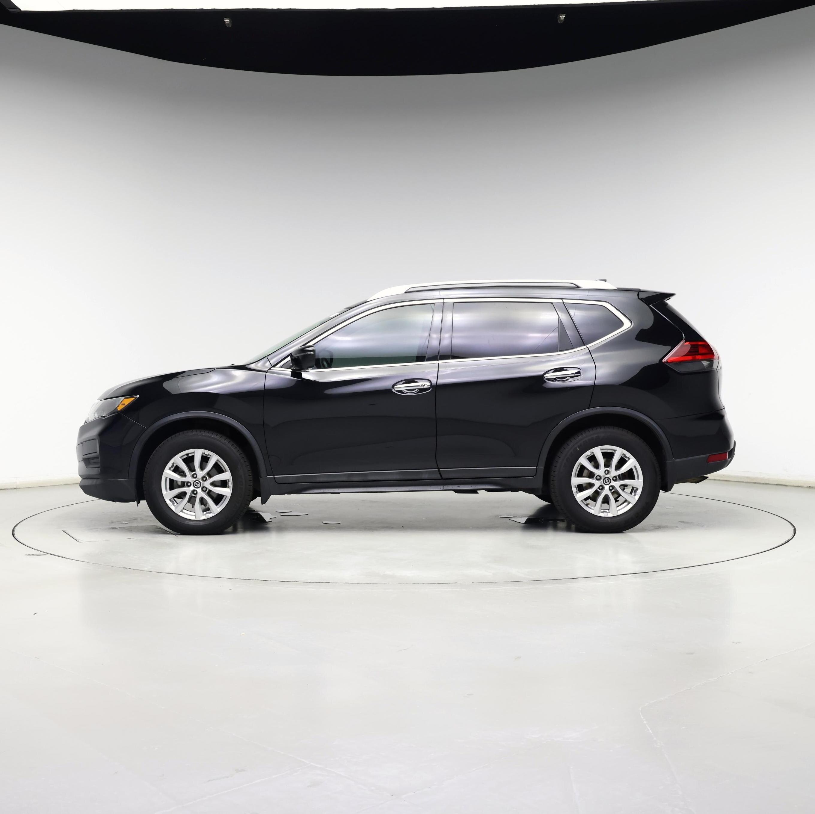 Thumbnail: 2017 Nissan Rogue - 3