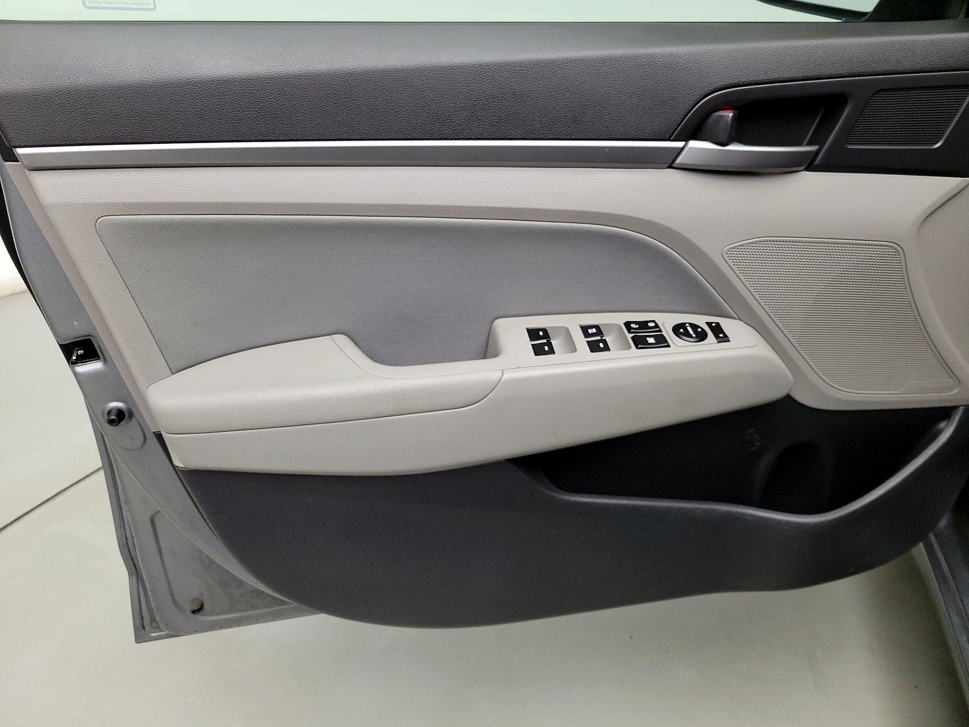 Thumbnail: 2018 Hyundai Elantra - 12