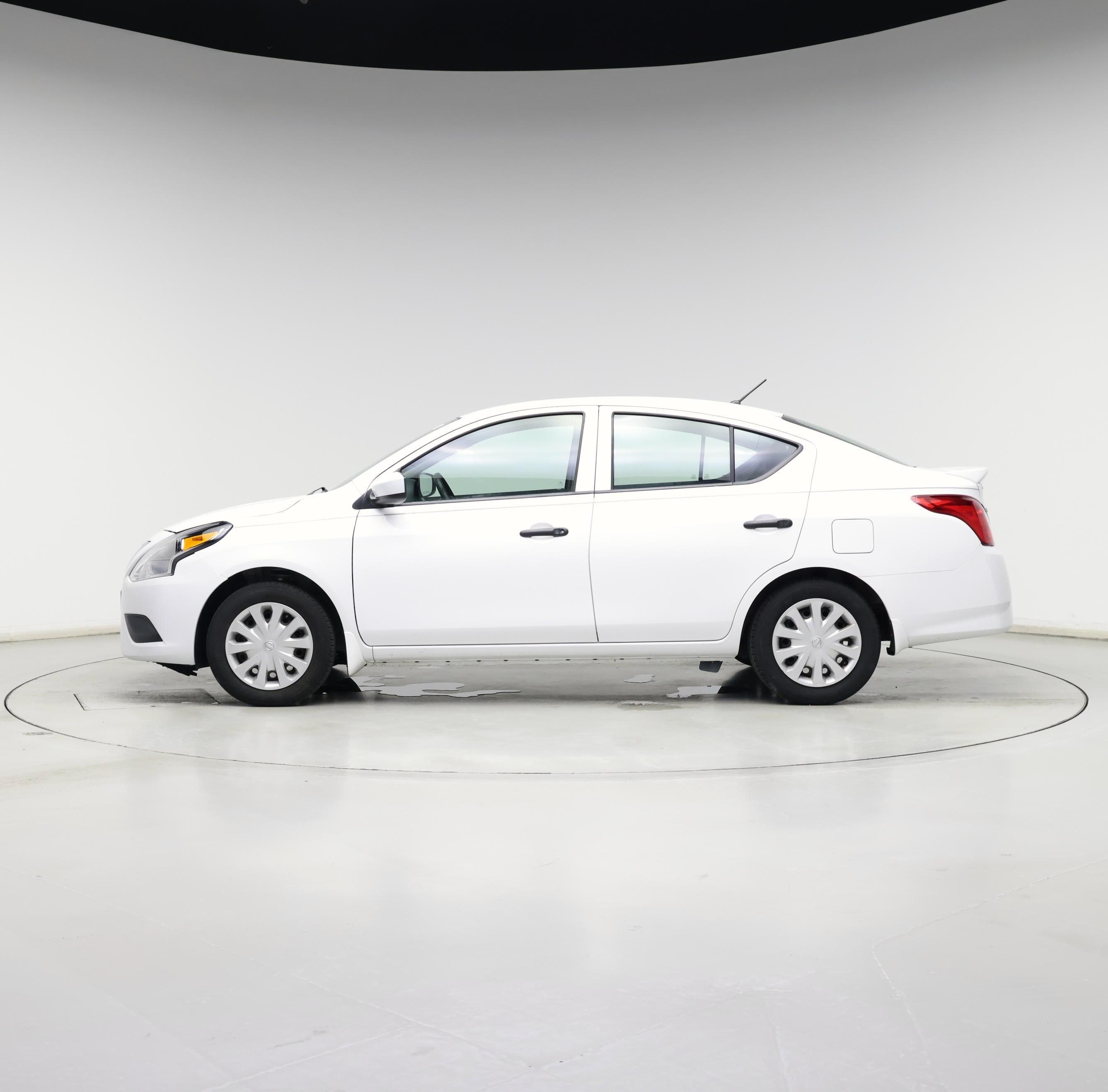 Thumbnail: 2017 Nissan Versa - 3