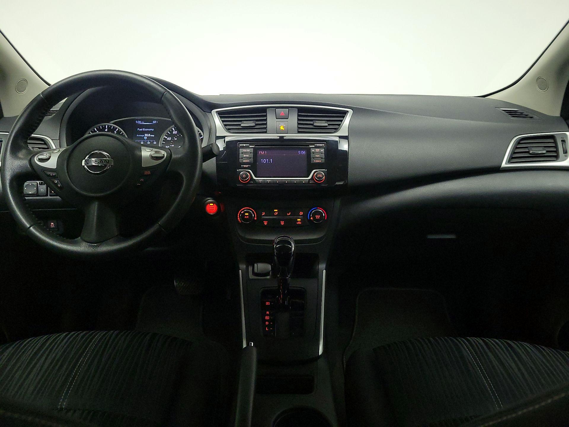 Thumbnail: 2016 Nissan Sentra - 9