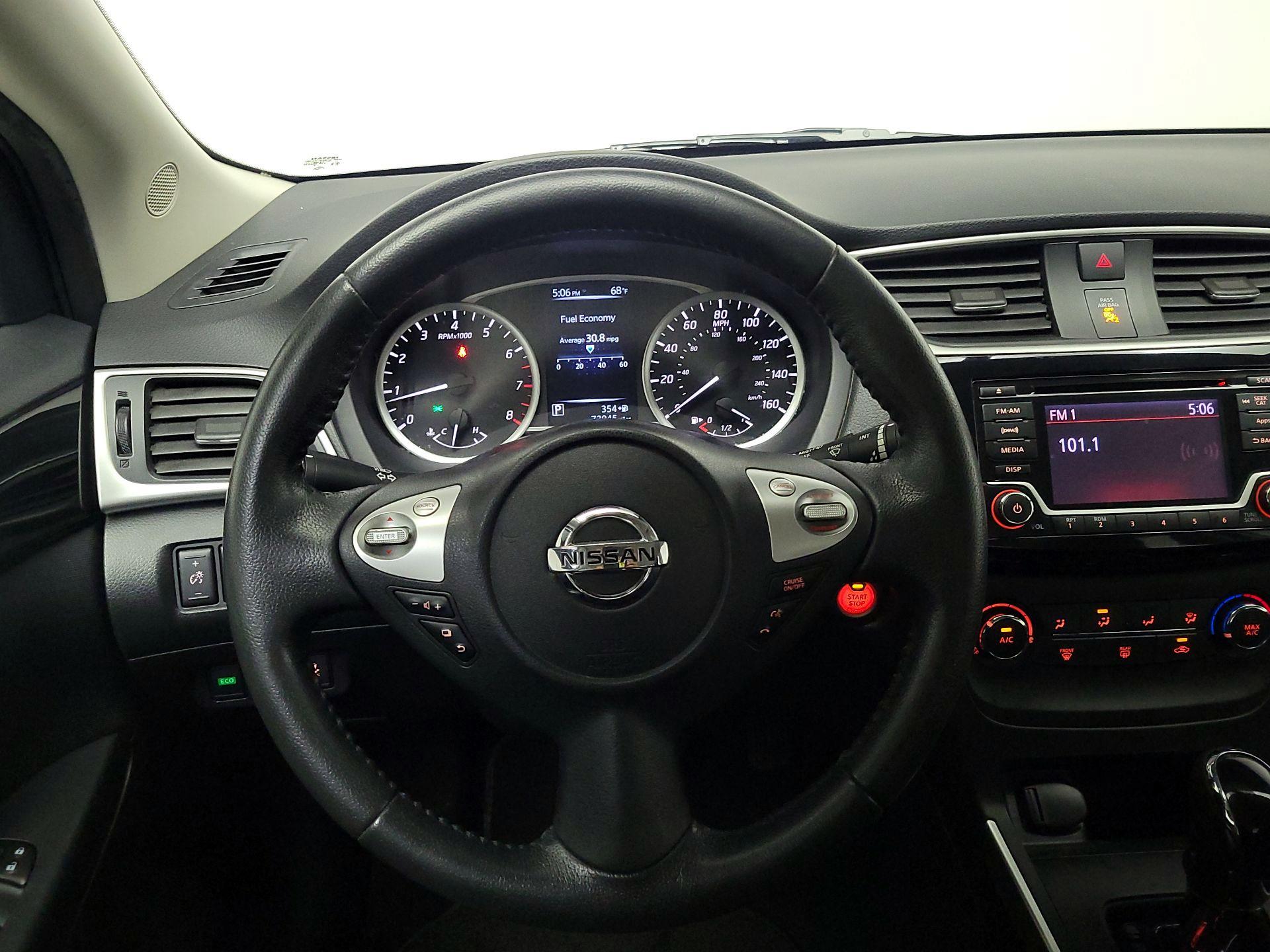 Thumbnail: 2016 Nissan Sentra - 10