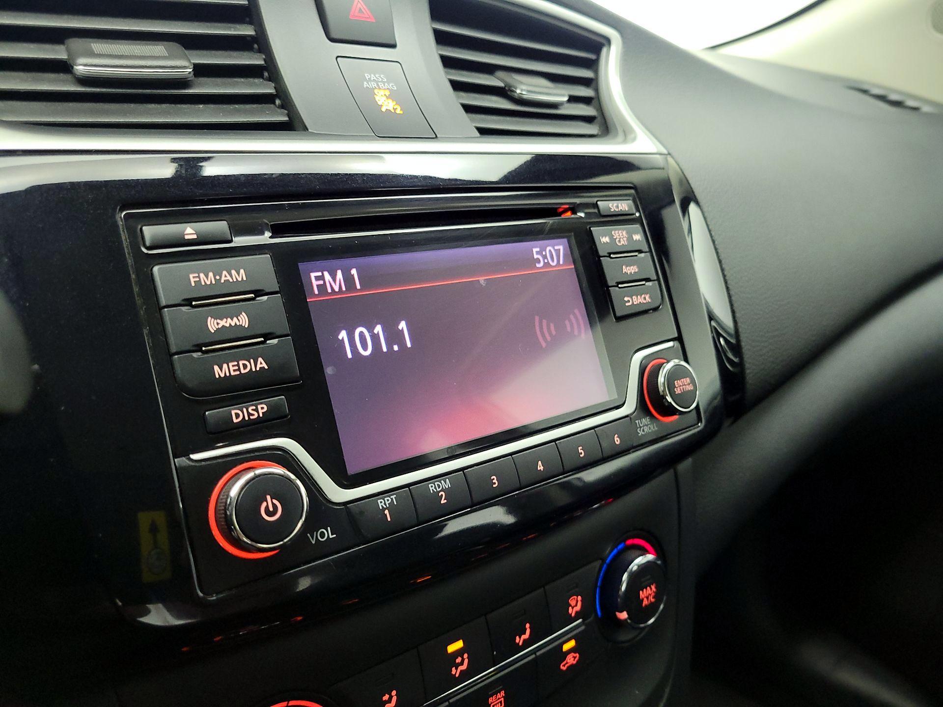 Thumbnail: 2016 Nissan Sentra - 15