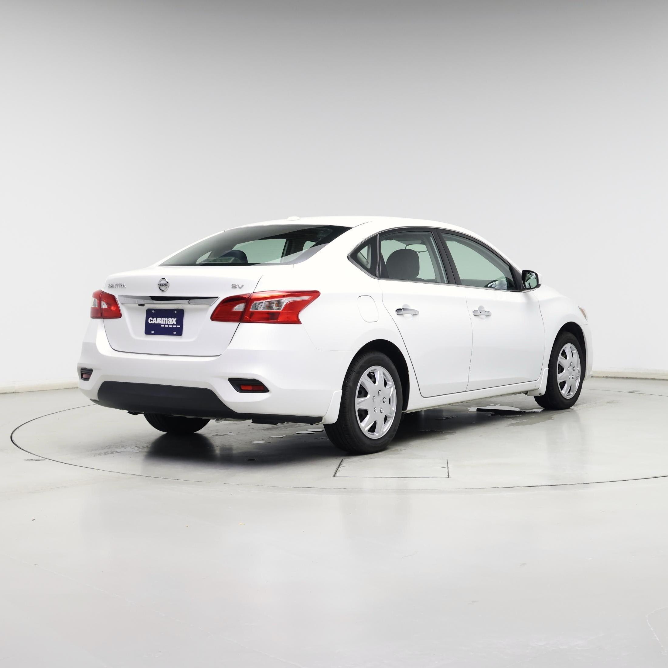 Thumbnail: 2016 Nissan Sentra - 8