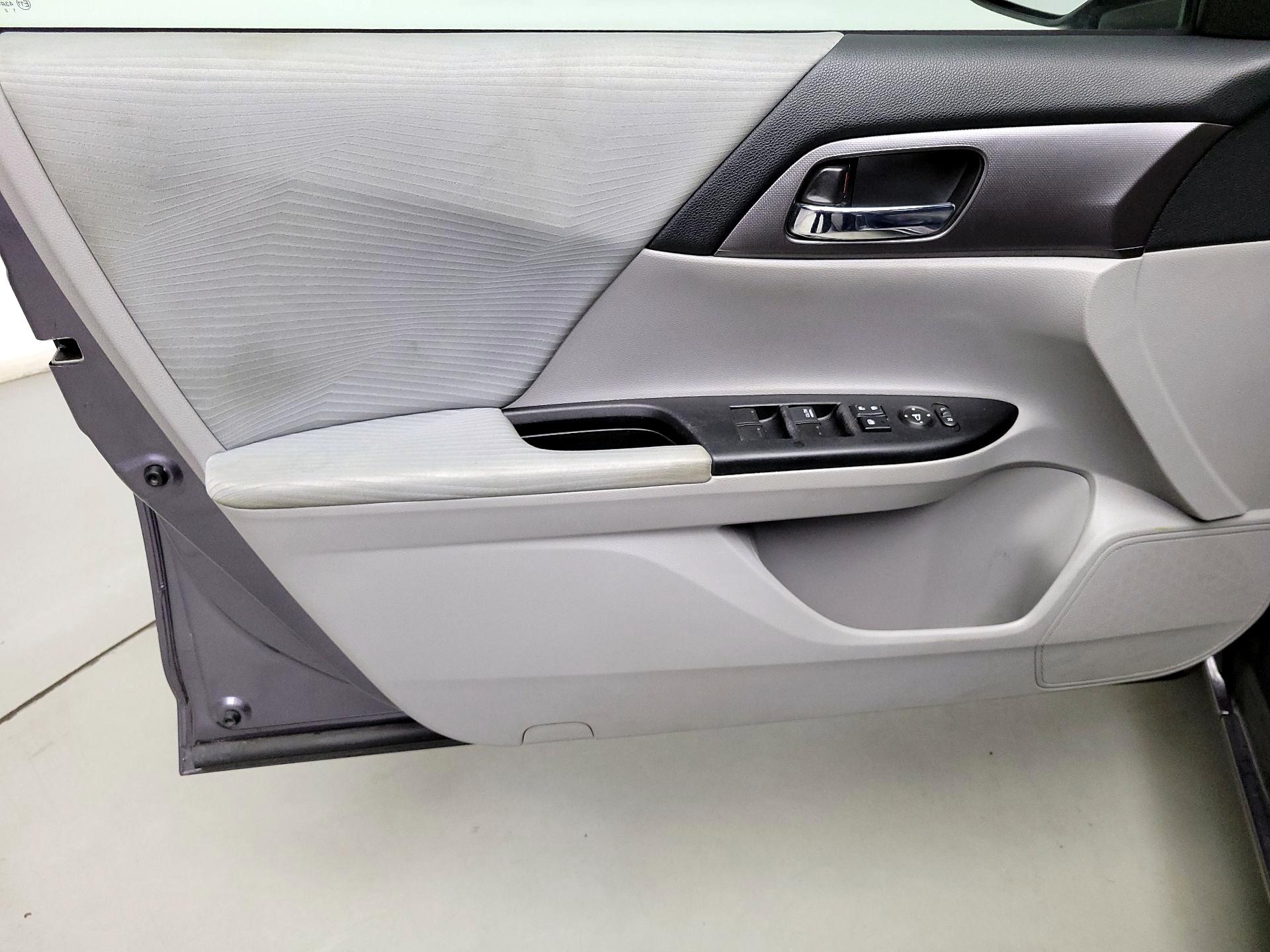 Thumbnail: 2015 Honda Accord - 12