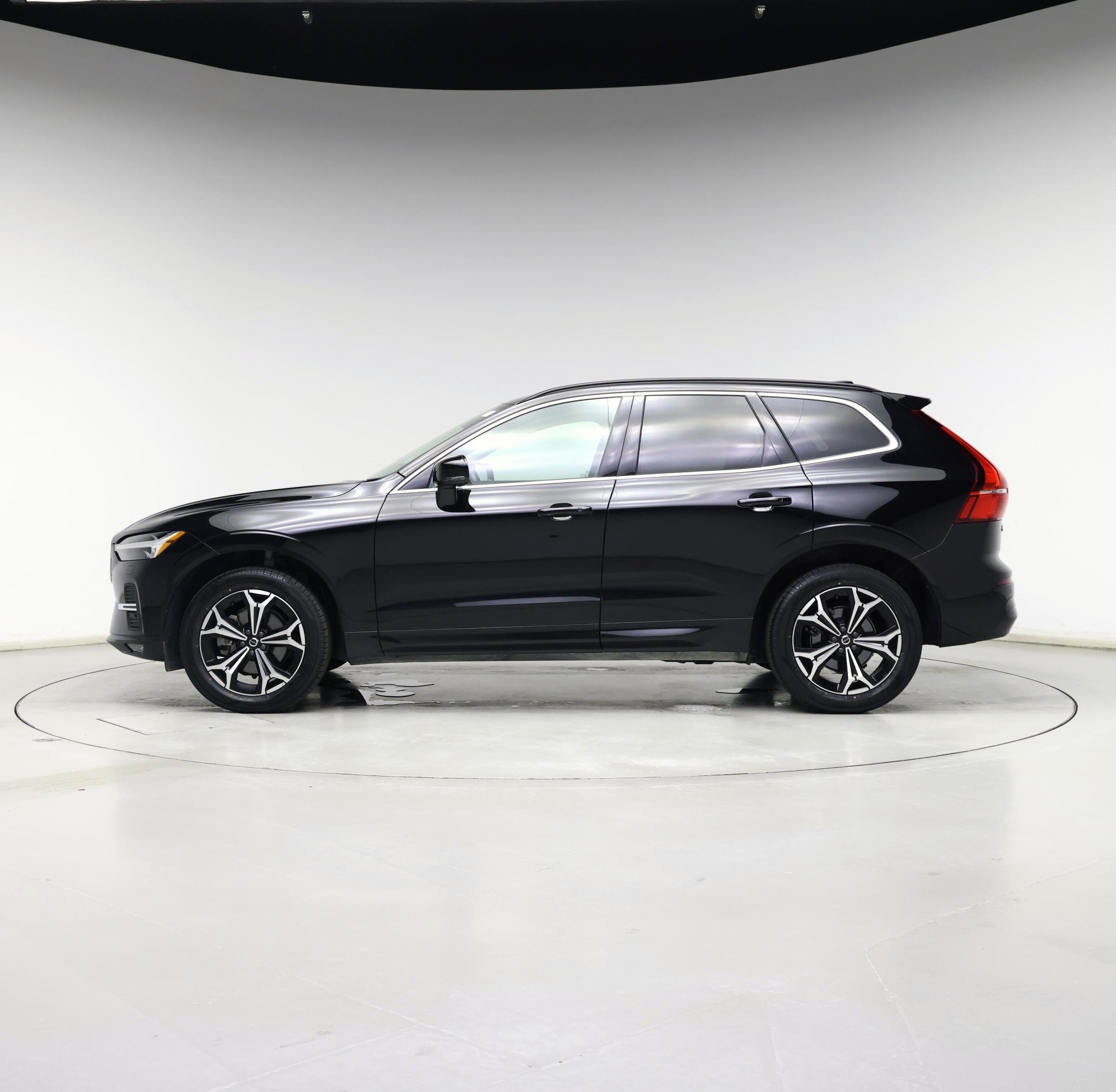 Thumbnail: 2022 Volvo XC60 - 3