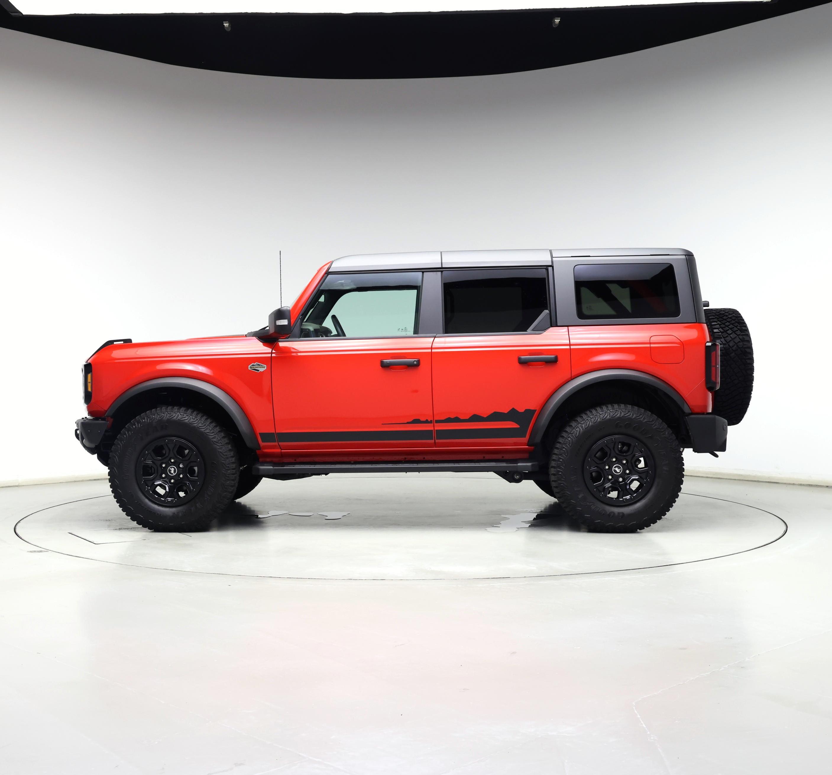 Thumbnail: 2022 Ford Bronco - 3
