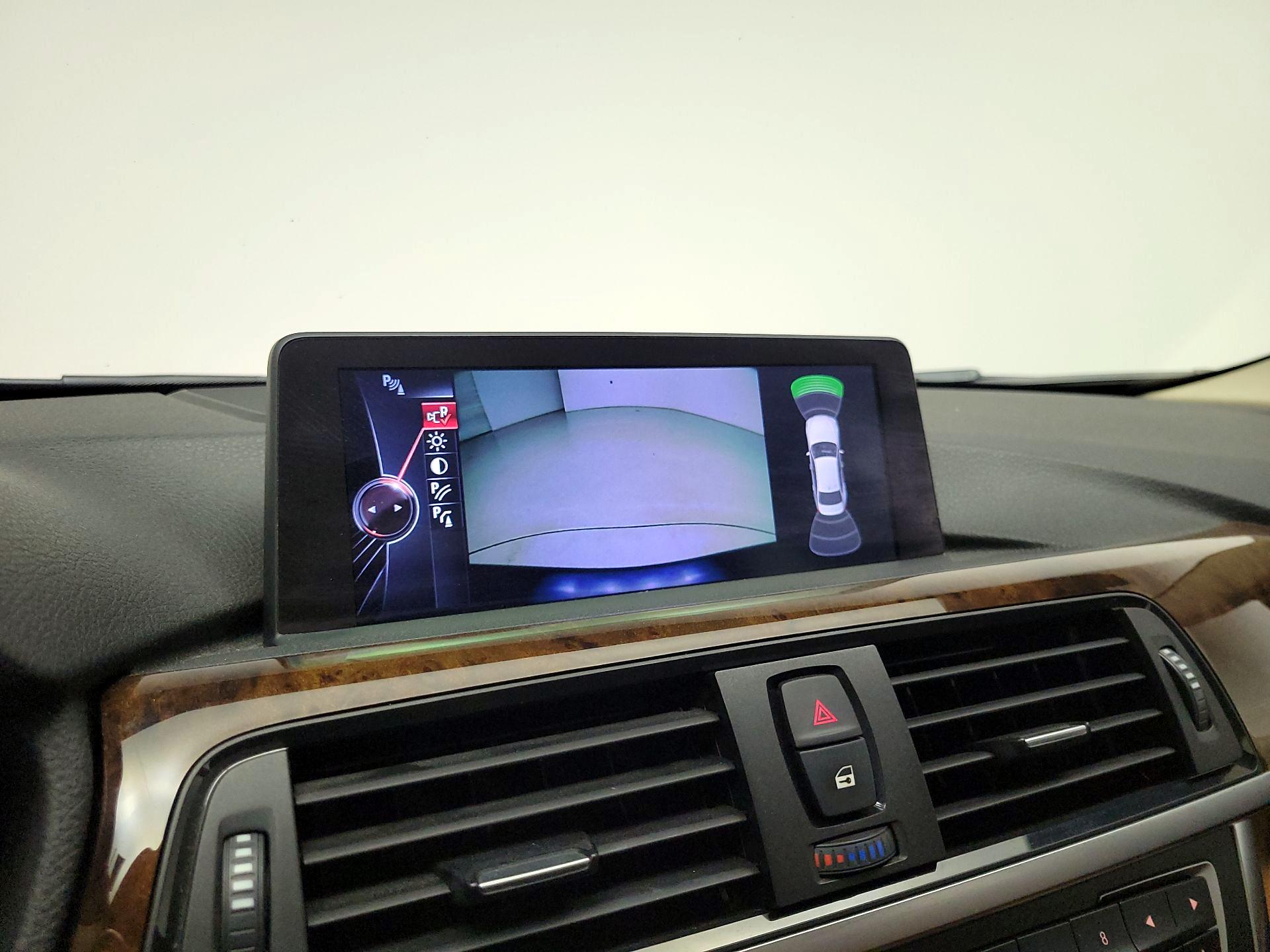 Thumbnail: 2015 BMW 3 Series - 15