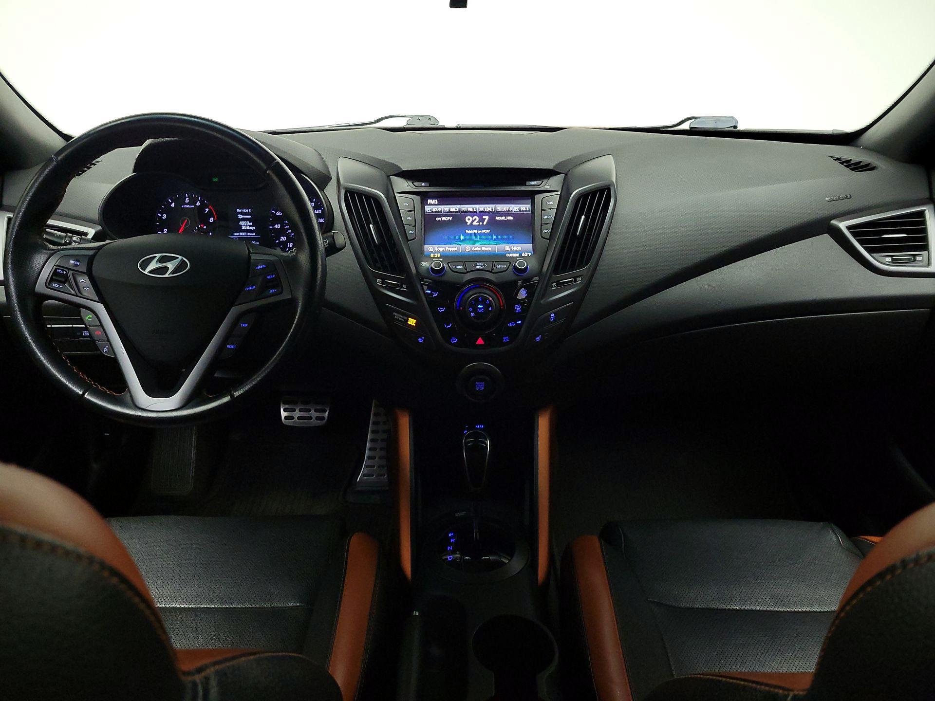 Thumbnail: 2016 Hyundai Veloster - 9