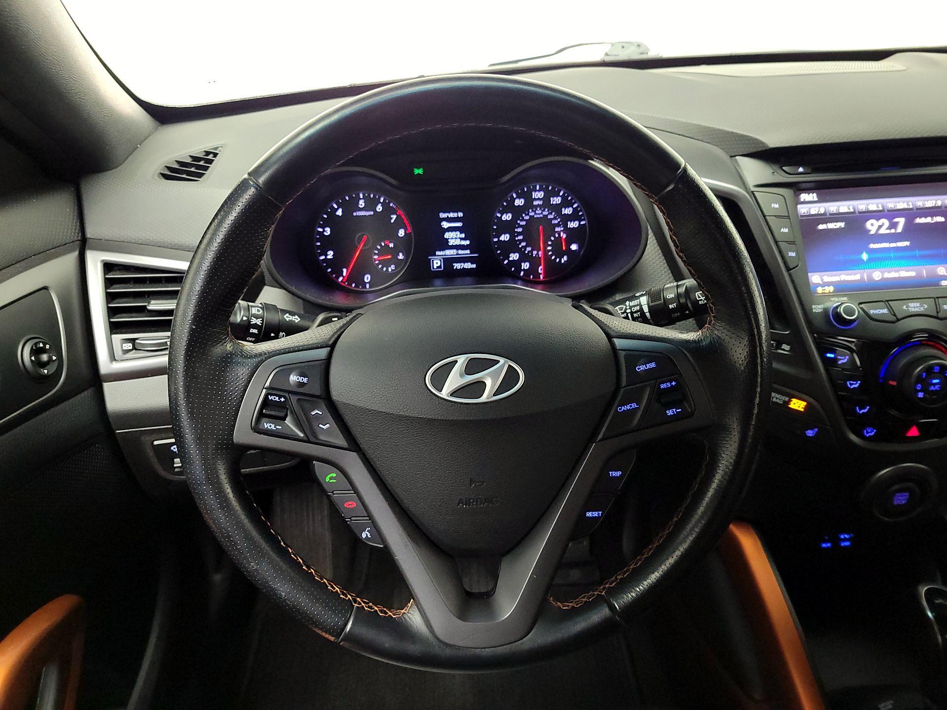 Thumbnail: 2016 Hyundai Veloster - 10
