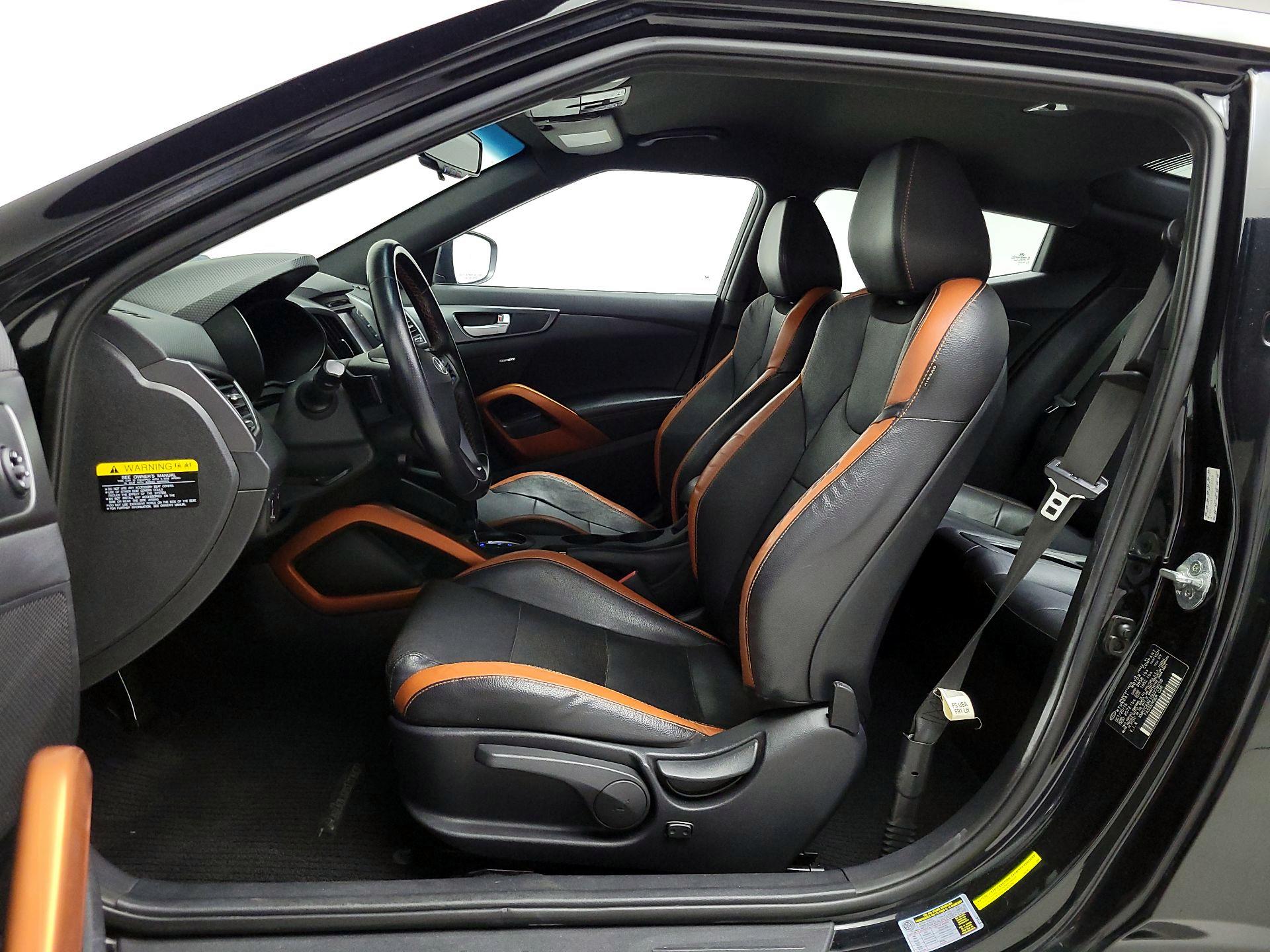 Thumbnail: 2016 Hyundai Veloster - 11