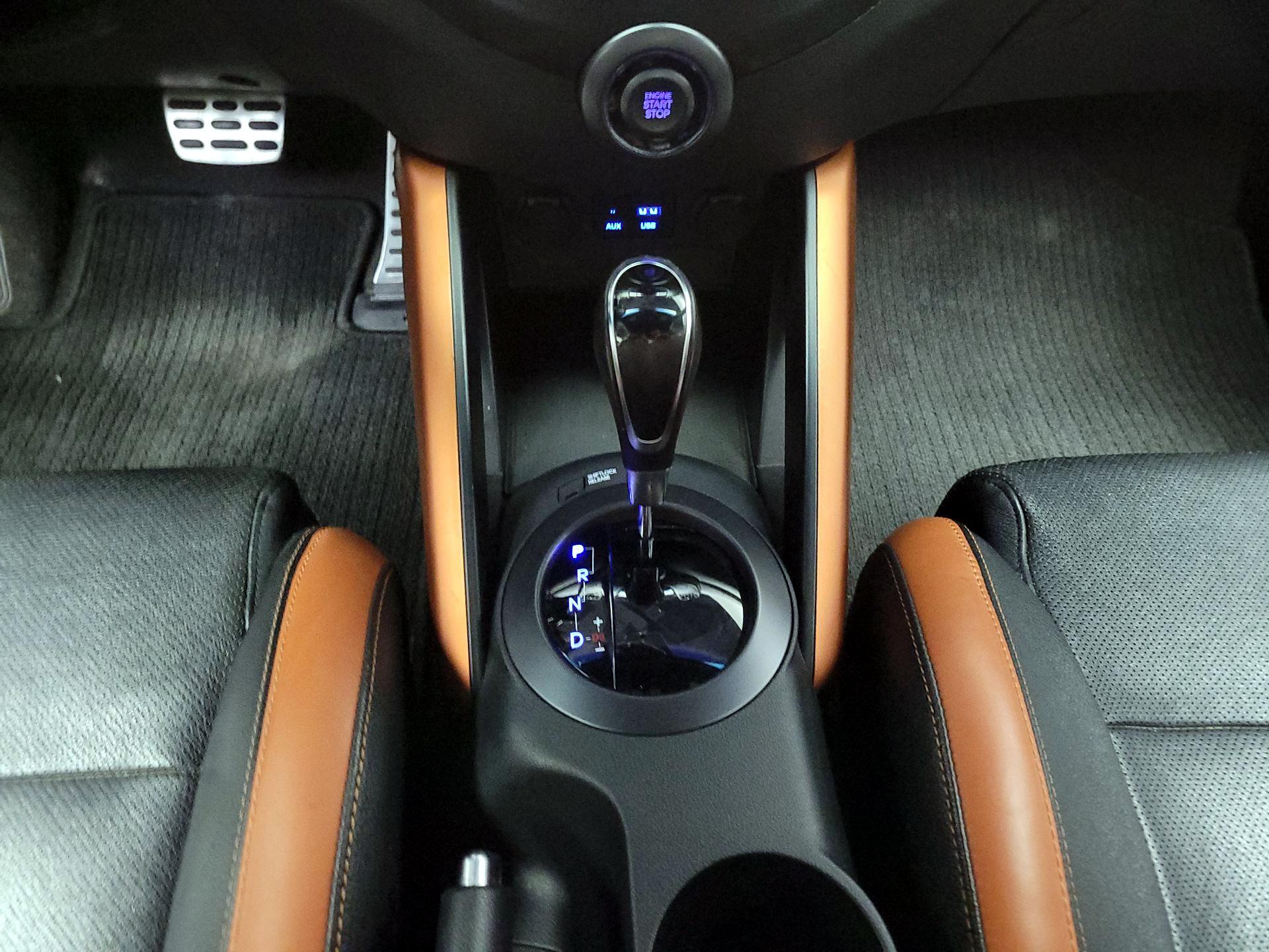 Thumbnail: 2016 Hyundai Veloster - 17