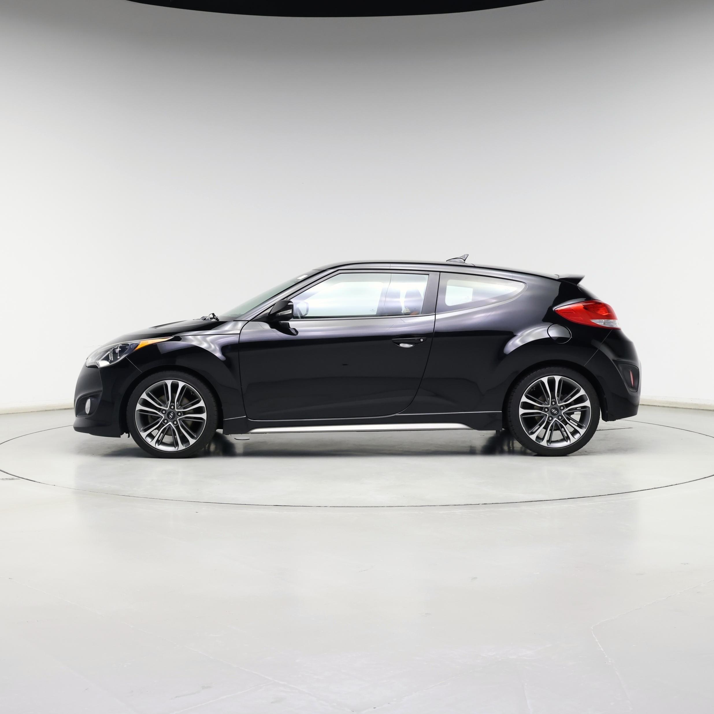 Thumbnail: 2016 Hyundai Veloster - 3