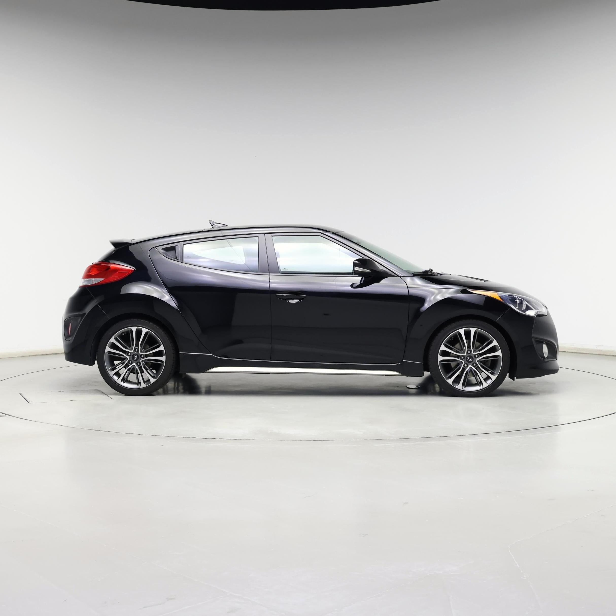 Thumbnail: 2016 Hyundai Veloster - 7