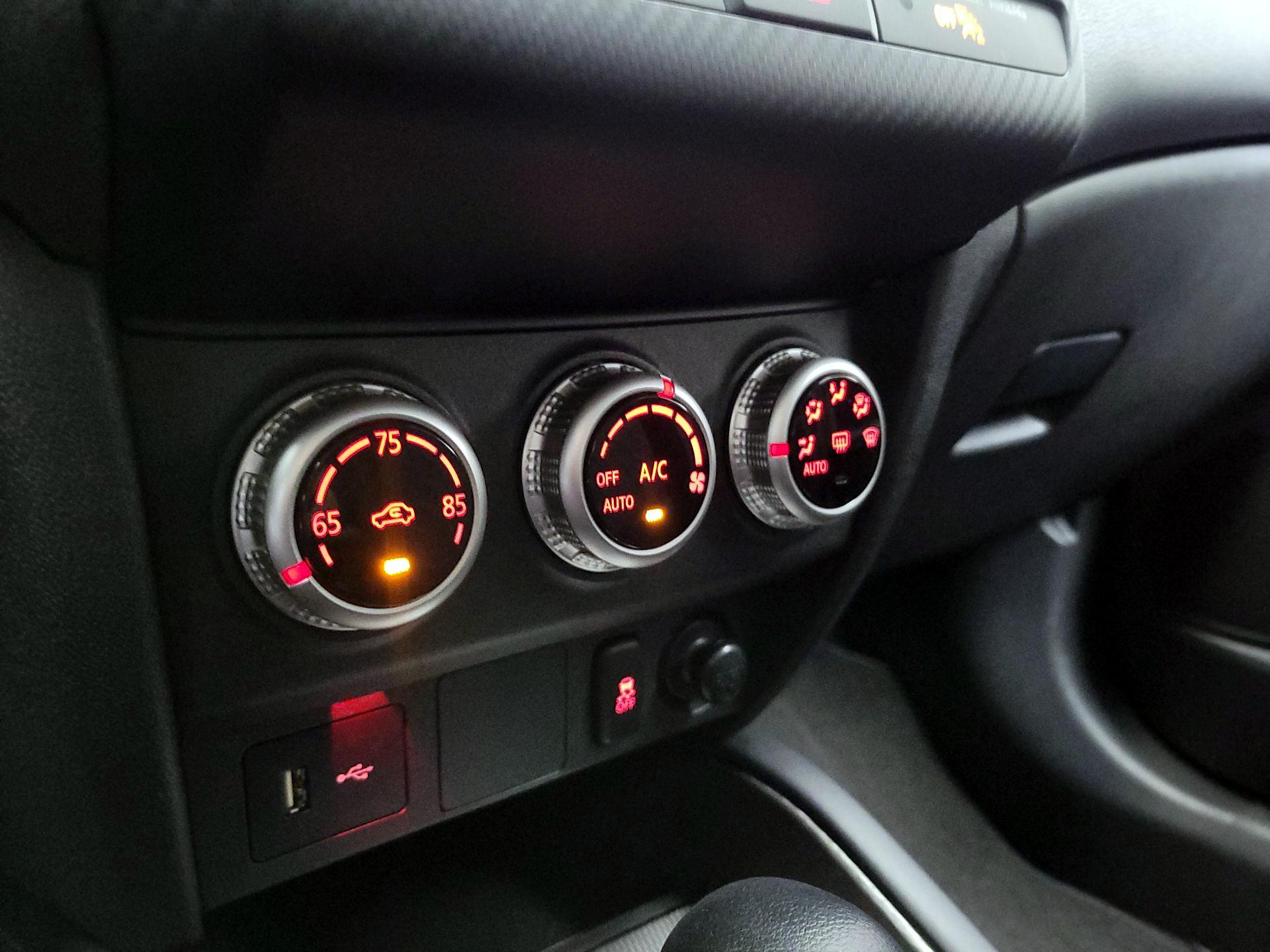 Thumbnail: 2021 Mitsubishi Outlander Sport - 16