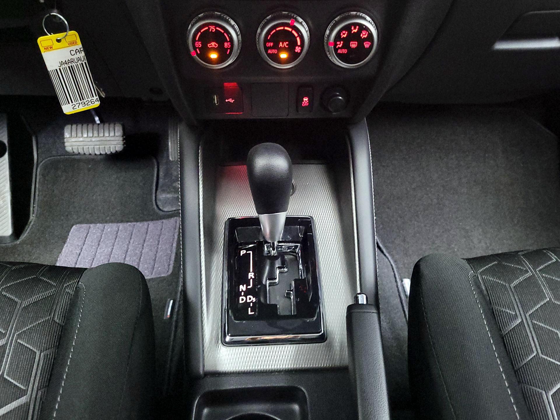 Thumbnail: 2021 Mitsubishi Outlander Sport - 17