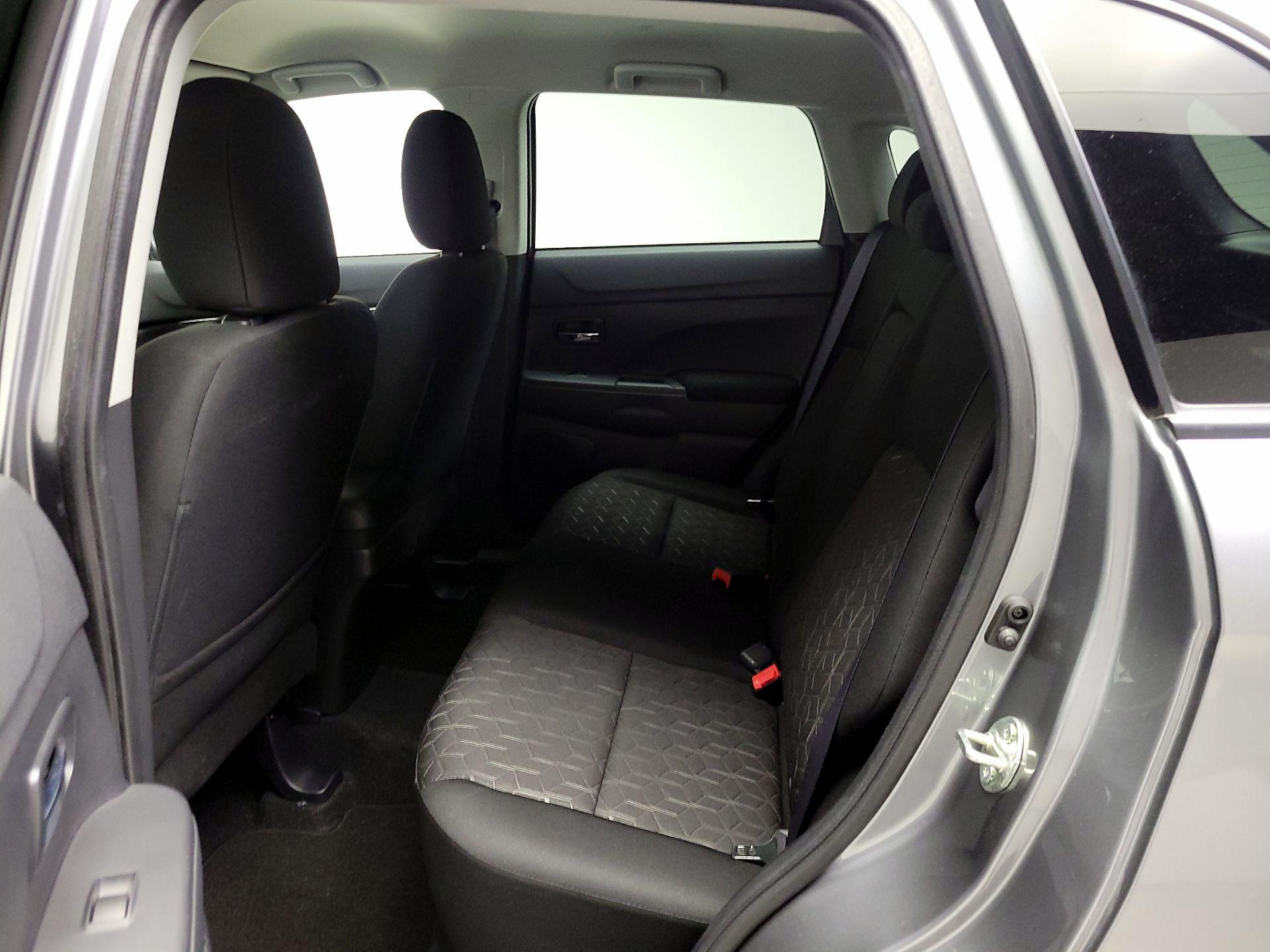 Thumbnail: 2021 Mitsubishi Outlander Sport - 19