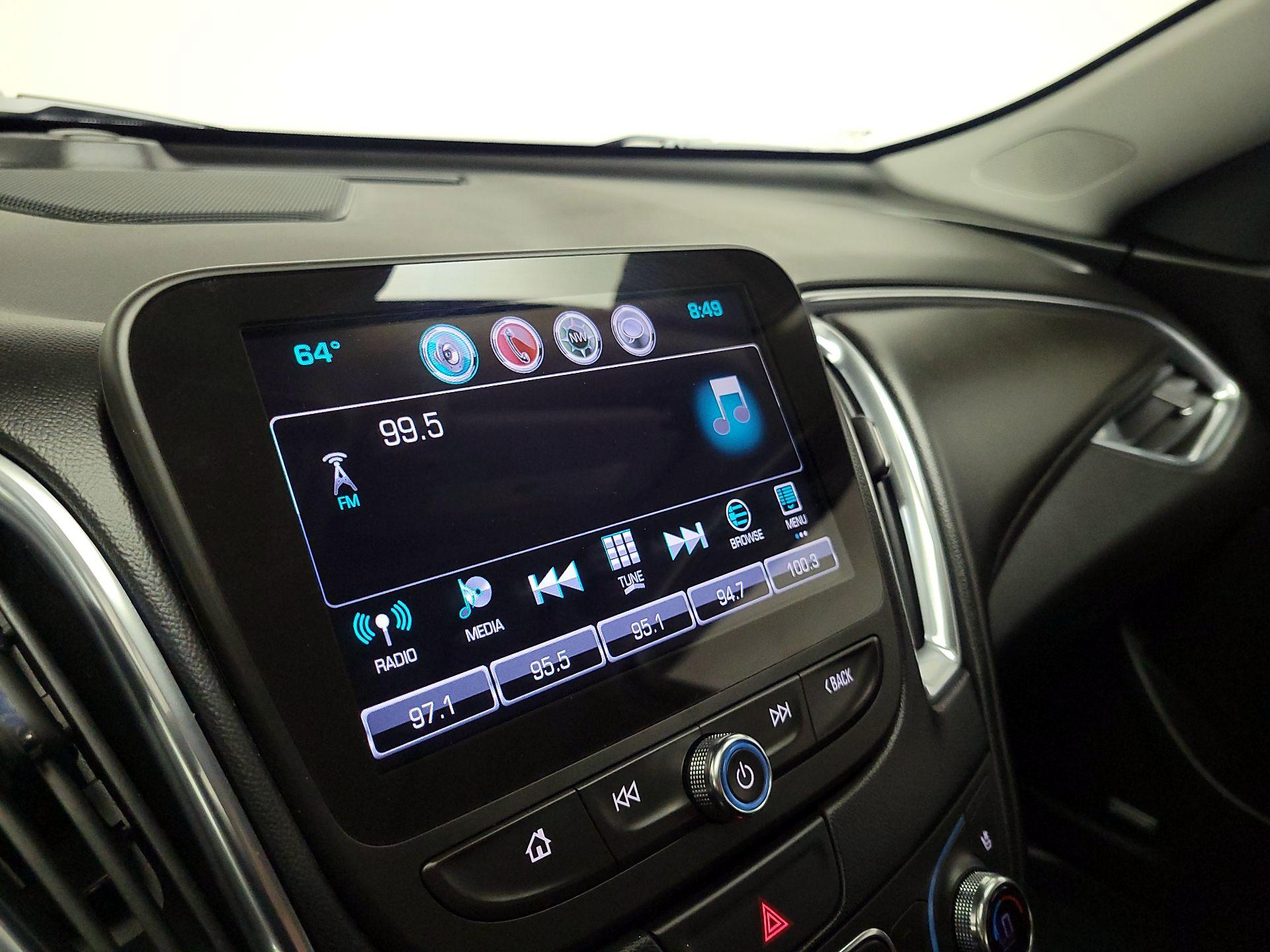 Thumbnail: 2016 Chevrolet Malibu - 16