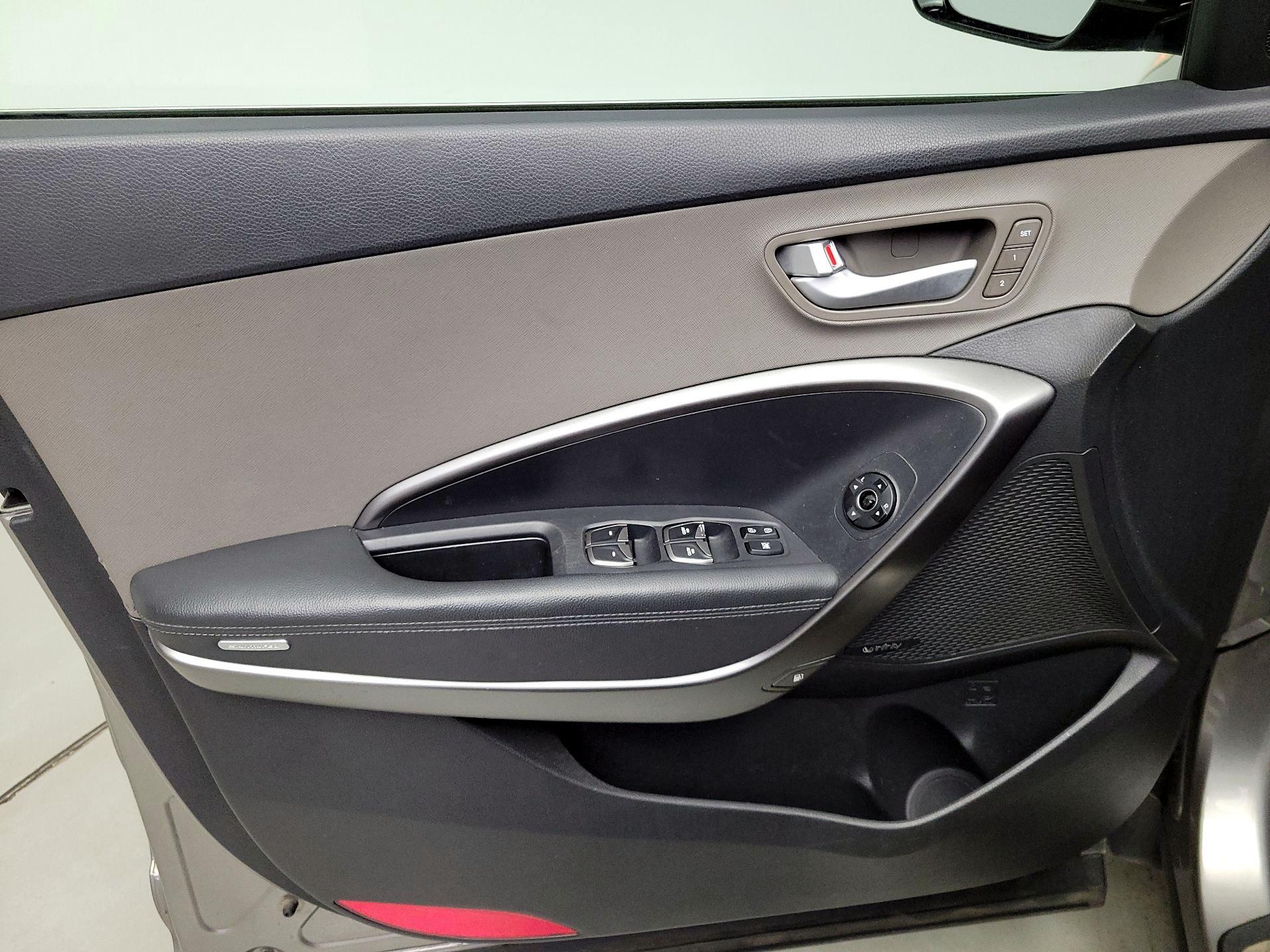 Thumbnail: 2017 Hyundai Santa Fe - 12