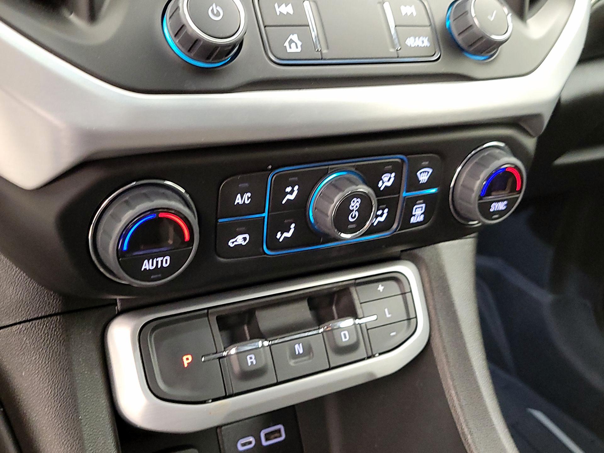 Thumbnail: 2023 GMC Acadia - 16