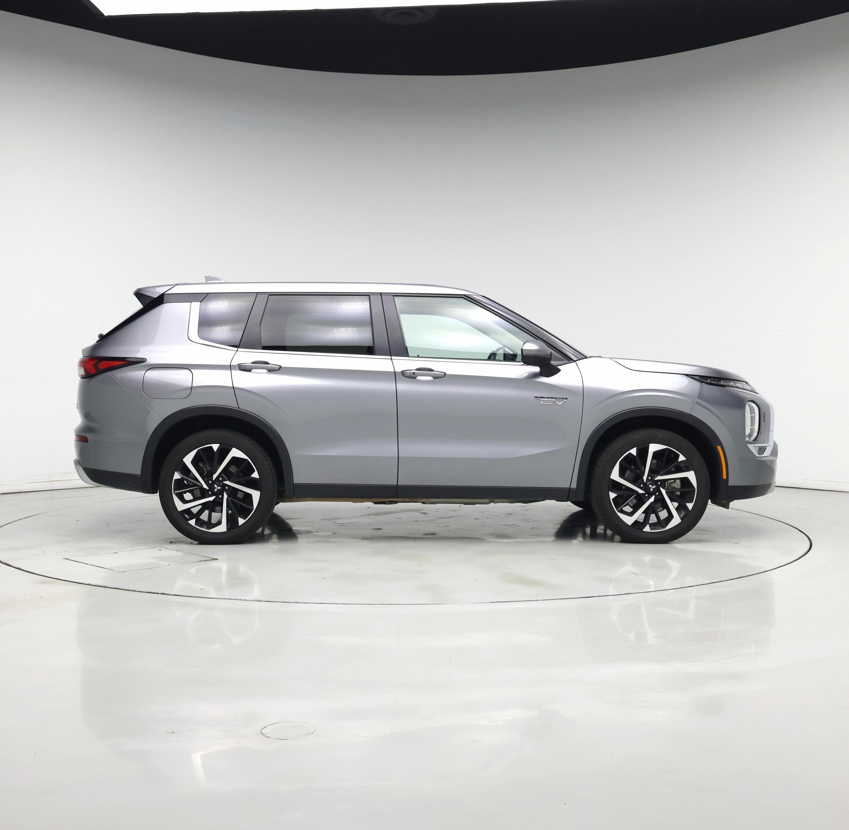 Thumbnail: 2024 Mitsubishi Outlander - 7