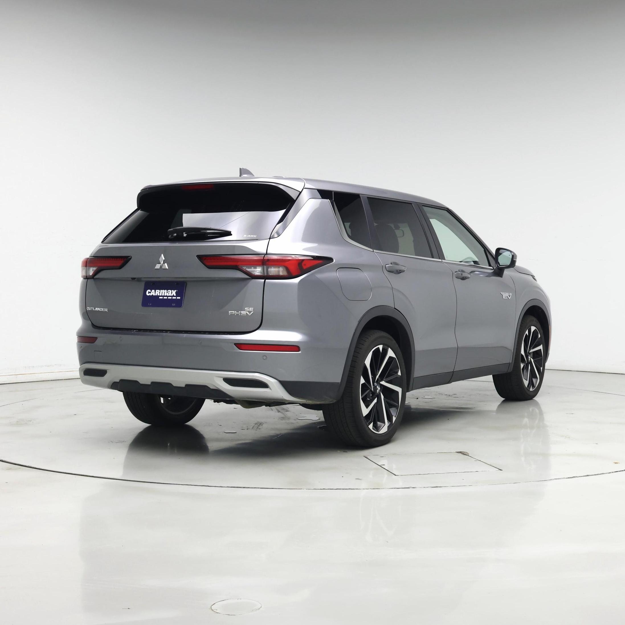 Thumbnail: 2024 Mitsubishi Outlander - 8
