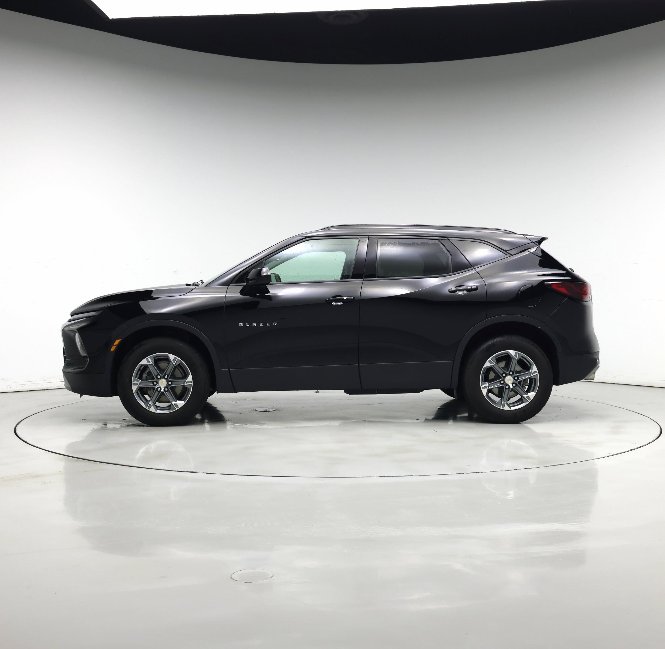 Thumbnail: 2023 Chevrolet Blazer - 3