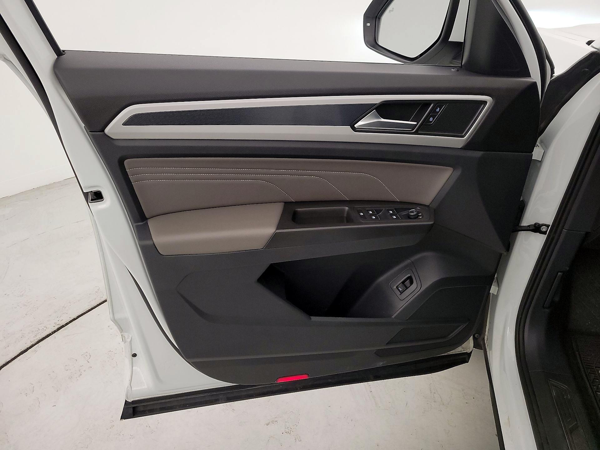 Thumbnail: 2022 Volkswagen Atlas - 12