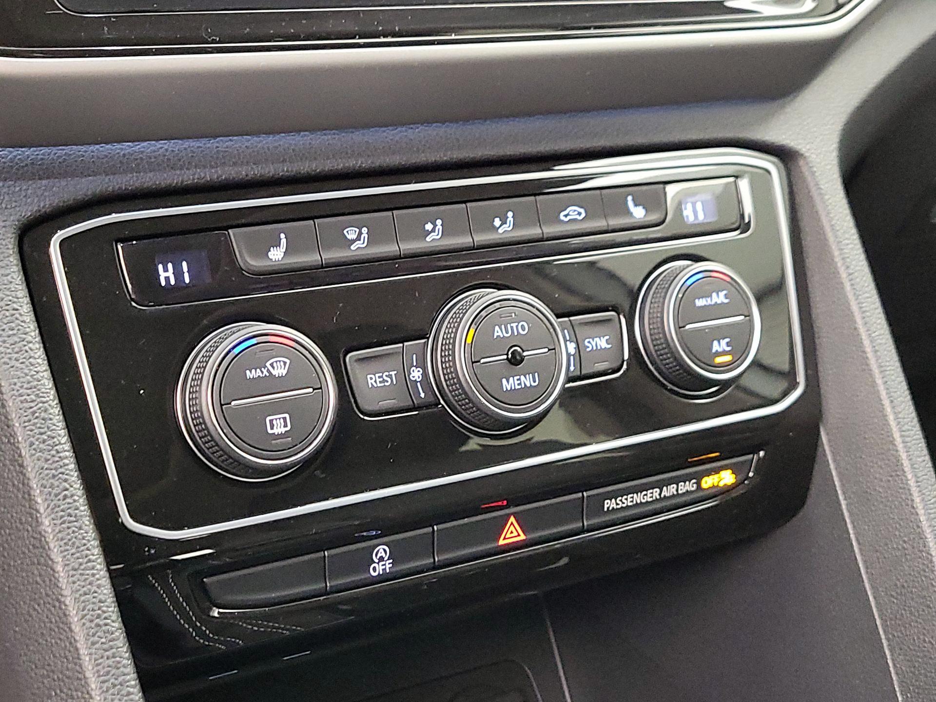 Thumbnail: 2022 Volkswagen Atlas - 17