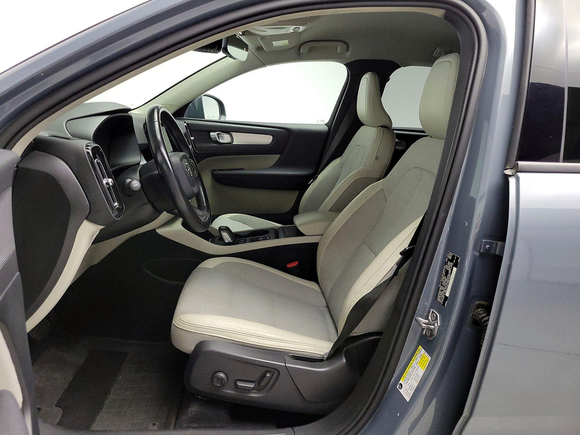 Thumbnail: 2020 Volvo XC40 - 11